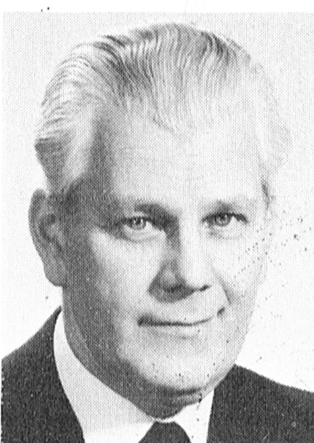 Portrait of Eric Peterson (1906–1992) – memorial page