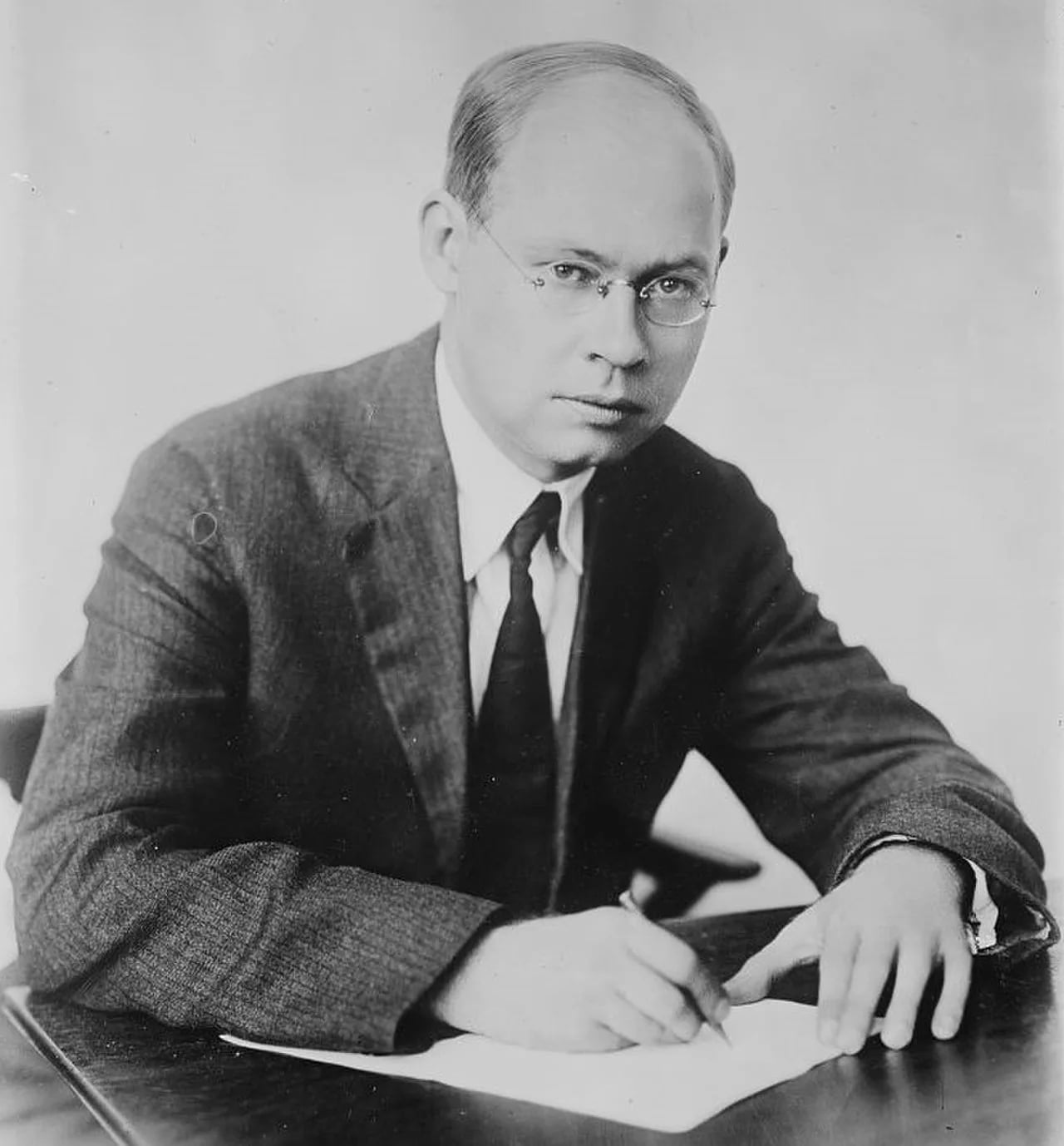 Portrait of Arthur Benjamin Reeve (1880–1936) – memorial page