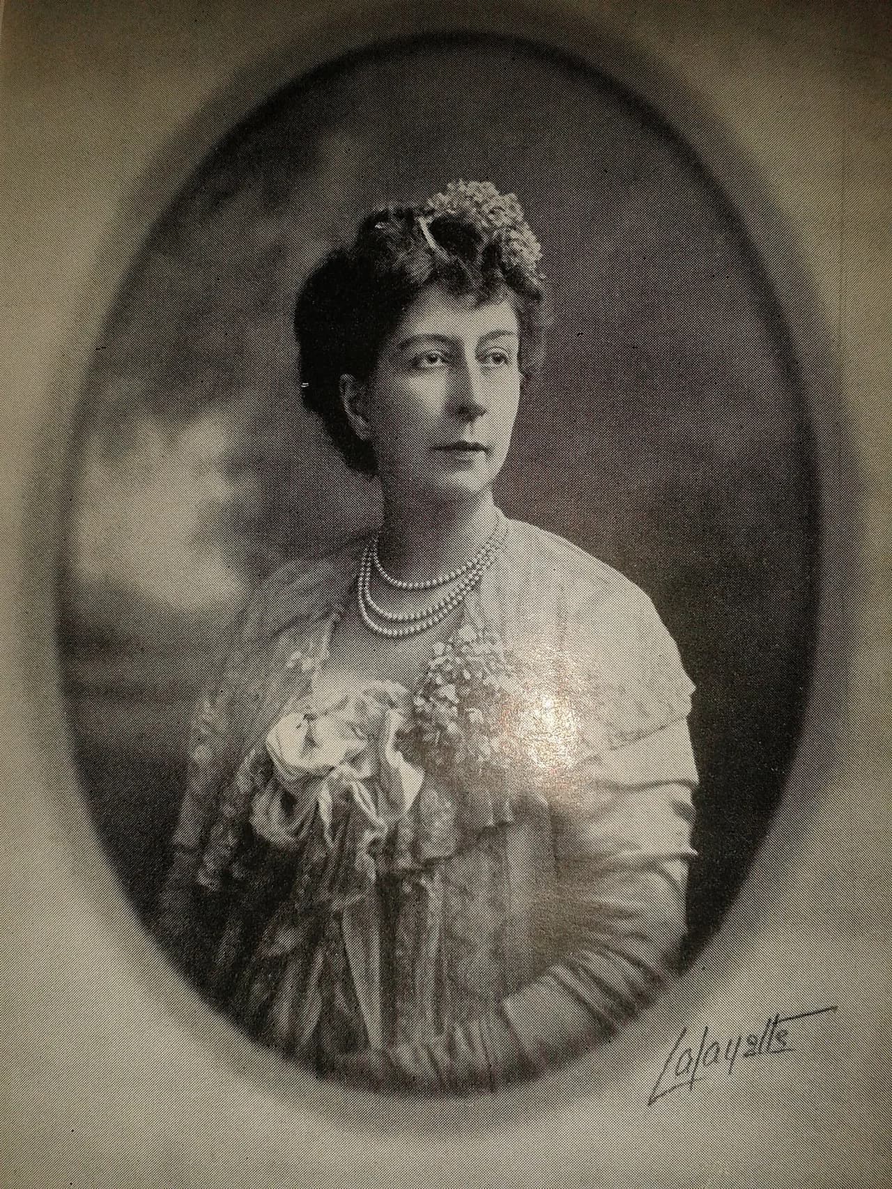 Violet, Lady Greville