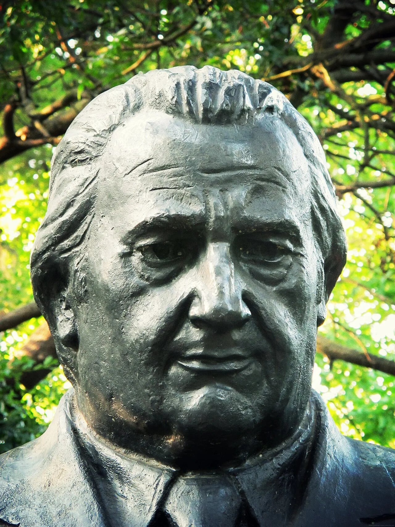 Porträt von Oktay Akbal (1923–2015) – Gedenkseite