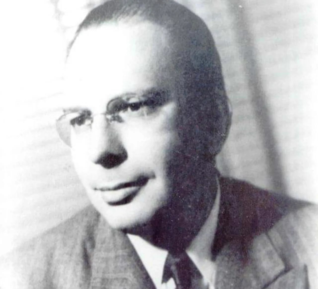 Portrait of Reynaldo Galindo Pohl (1918–2012) – memorial page