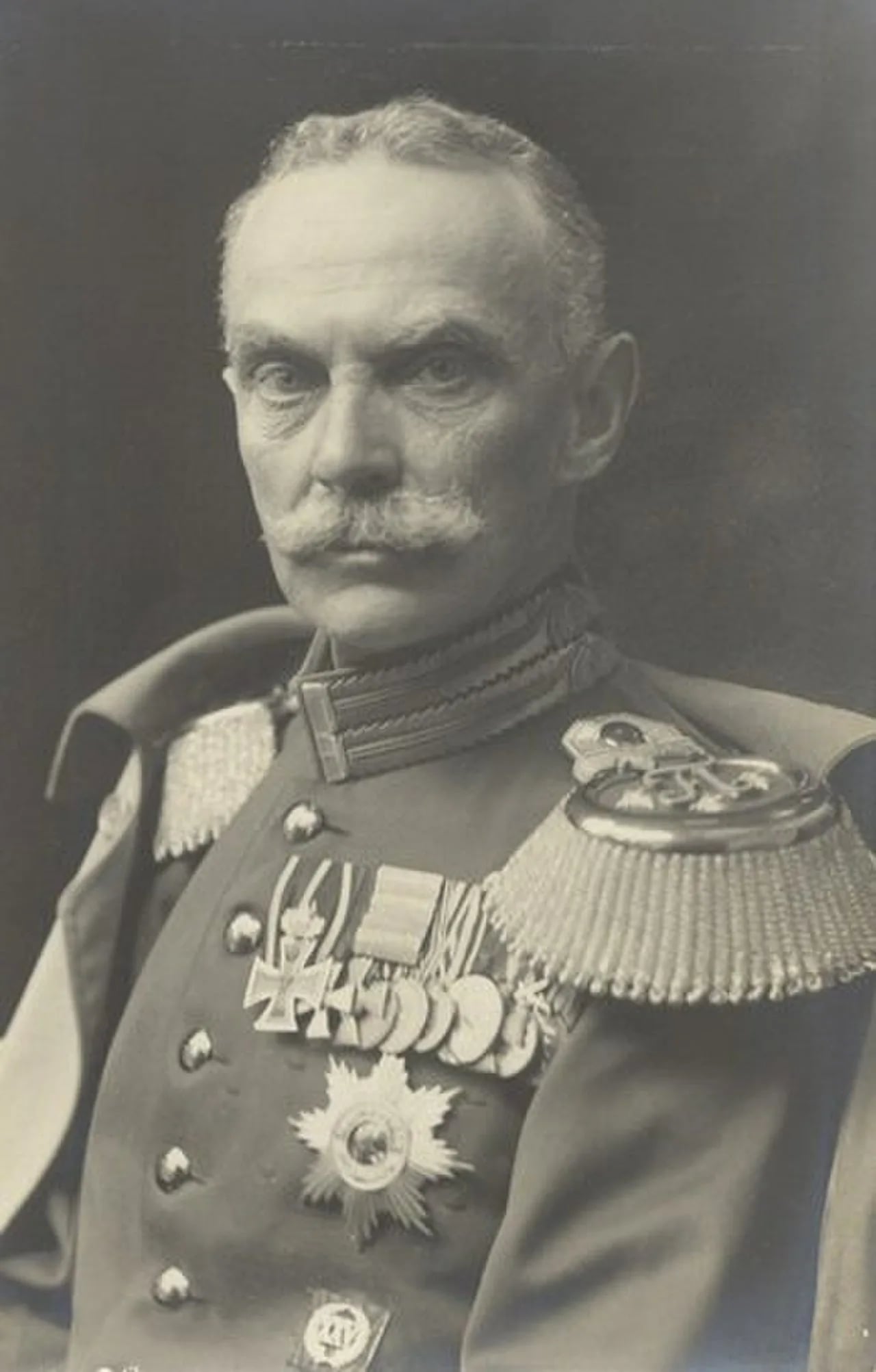 Portrait of Bernhard III. (1851–1928) – memorial page