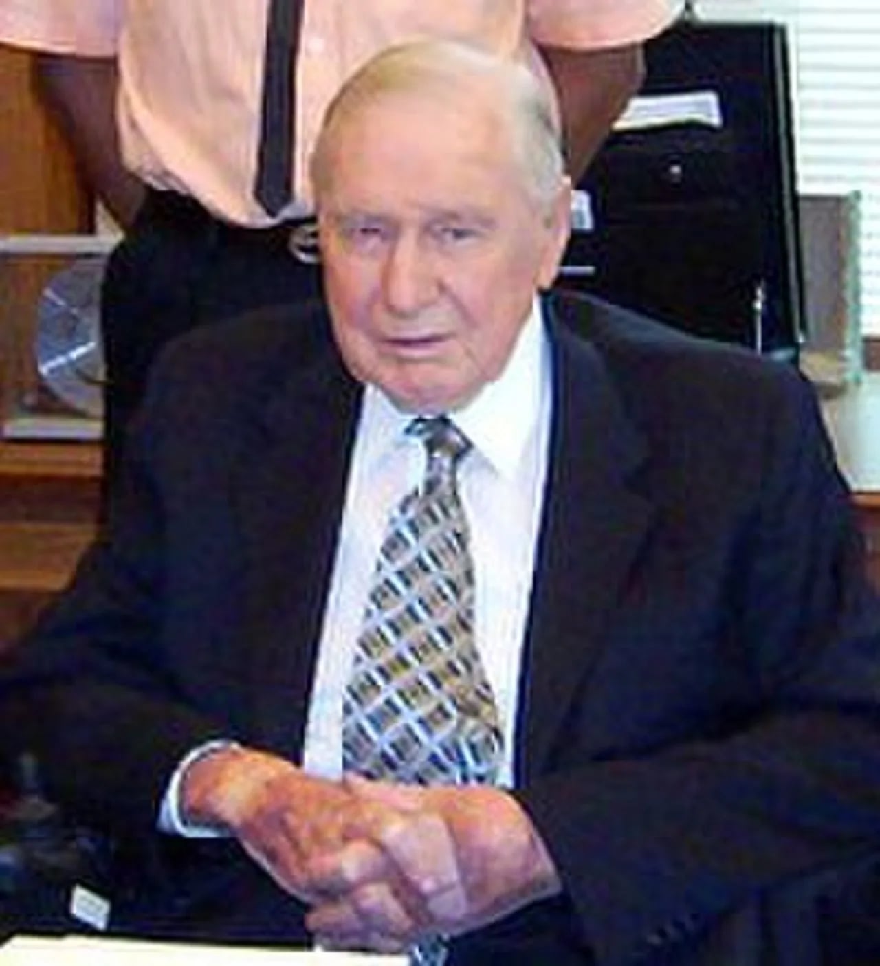 Porträt von James E. Faust (1920–2007) – Gedenkseite