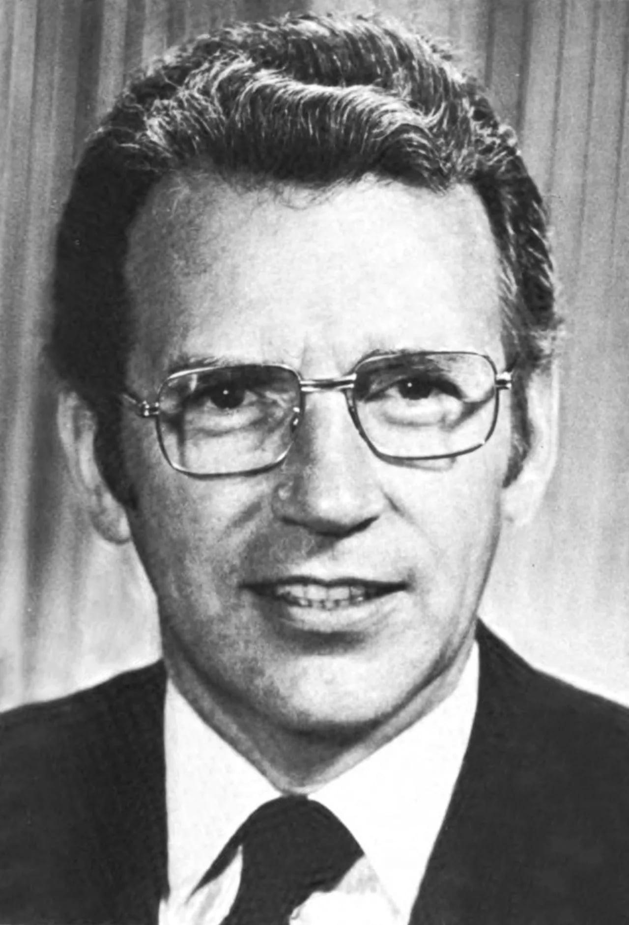 Portrait of James H. Brickley (1928–2001) – memorial page