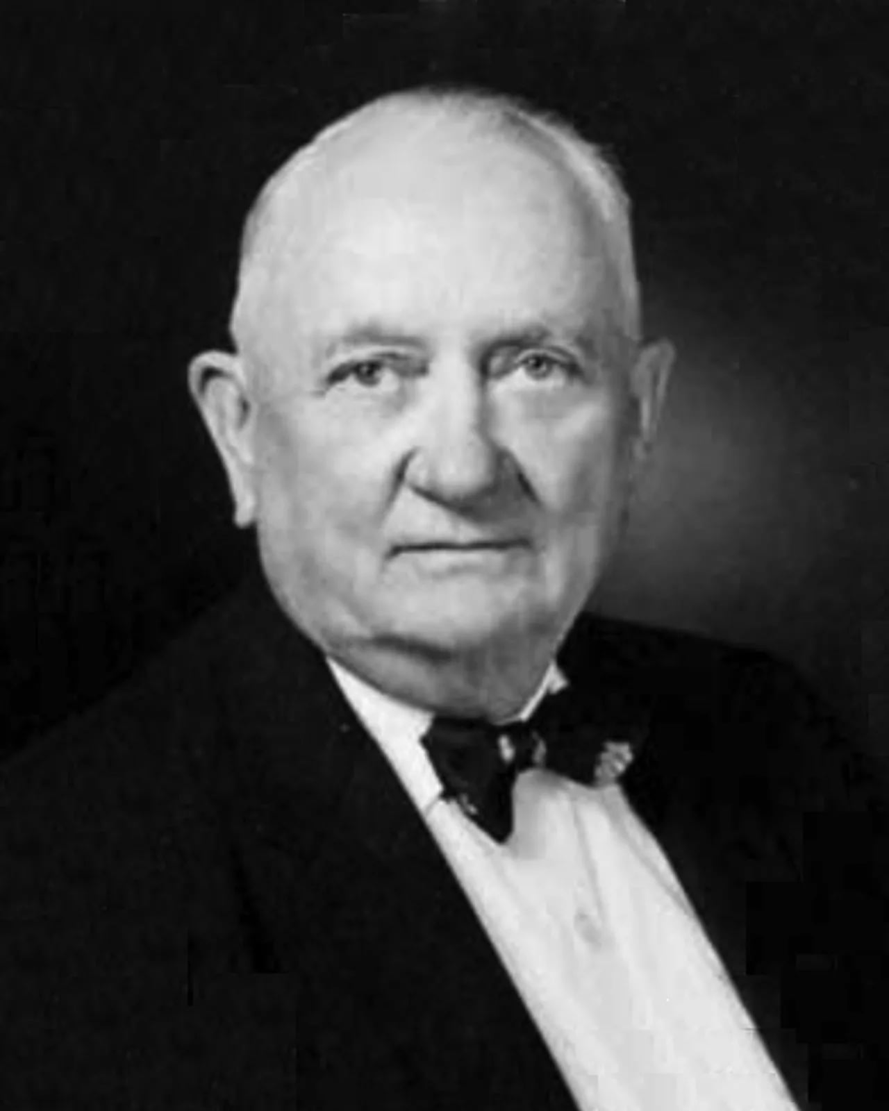 Portrait of James H. Cummings (1890–1979) – memorial page