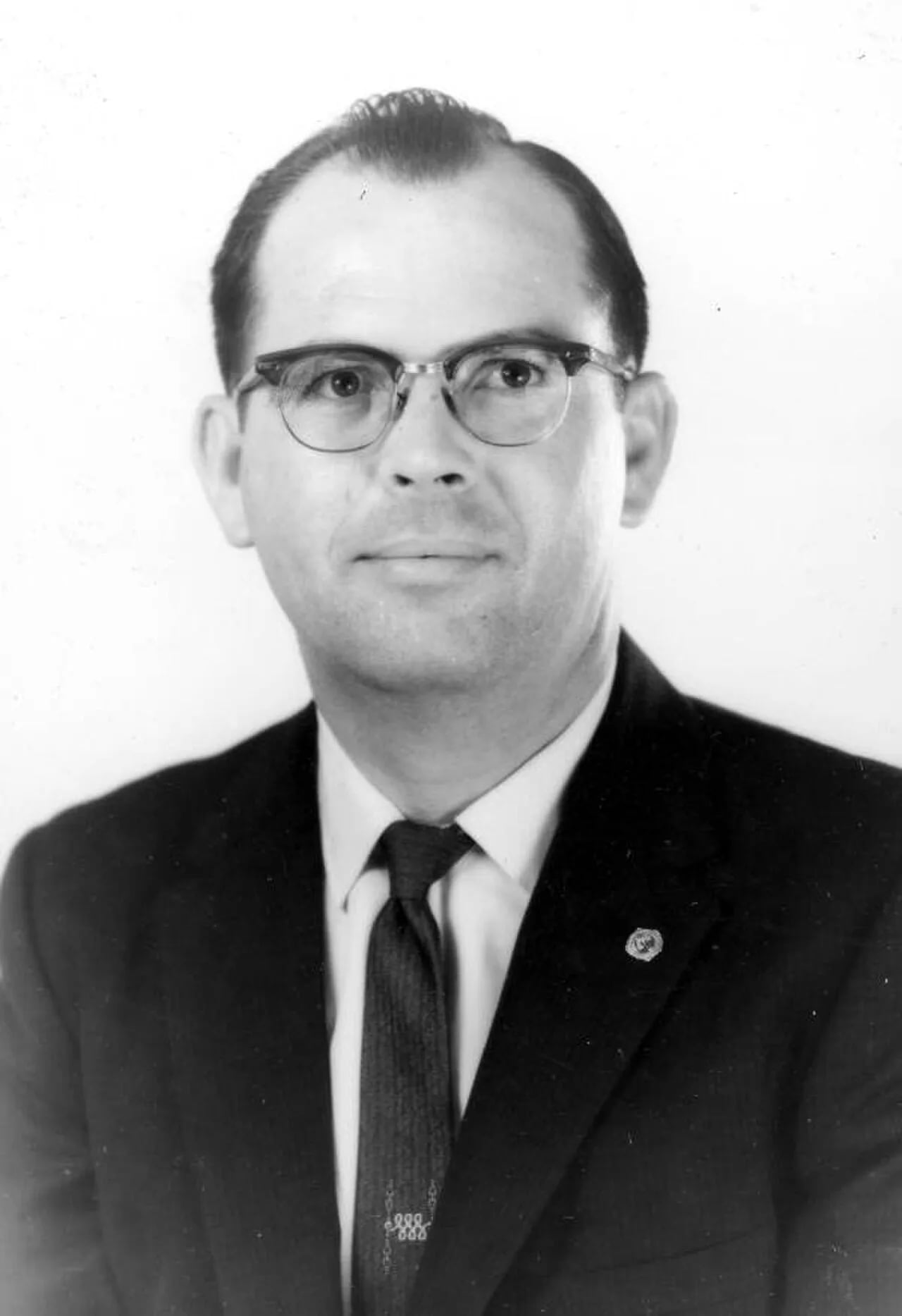 Portrait of Frank Guilford (1928–2020) – memorial page