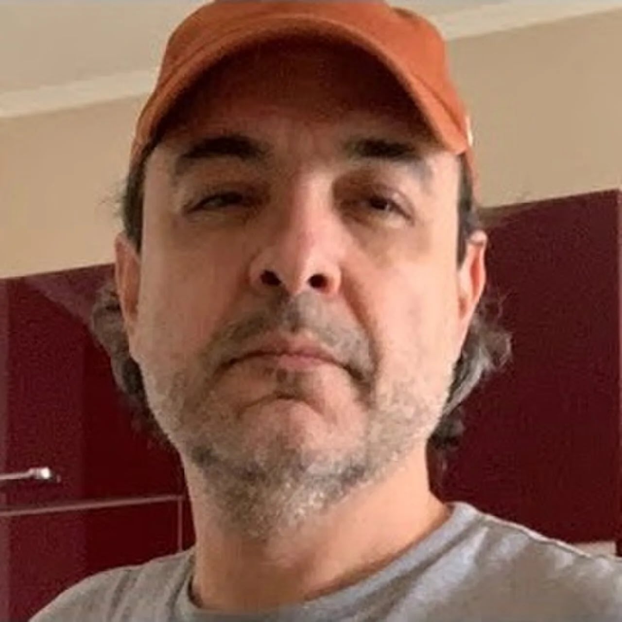Porträt von Gonzalo Lira (1968–2024) – Gedenkseite