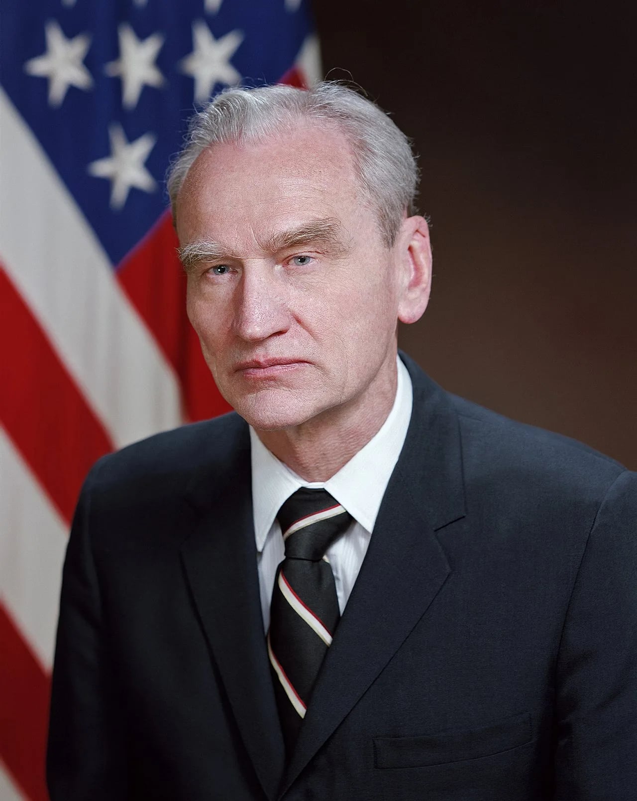 Portrait of John E. Murray (1918–2008) – memorial page