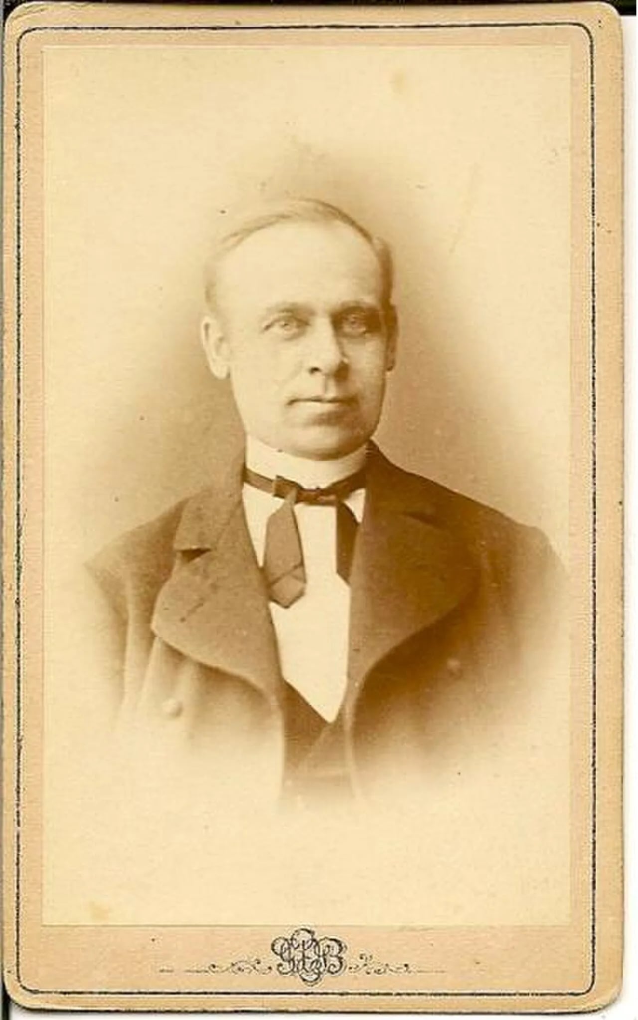 Porträt von August Sjö (1839–1913) – Gedenkseite