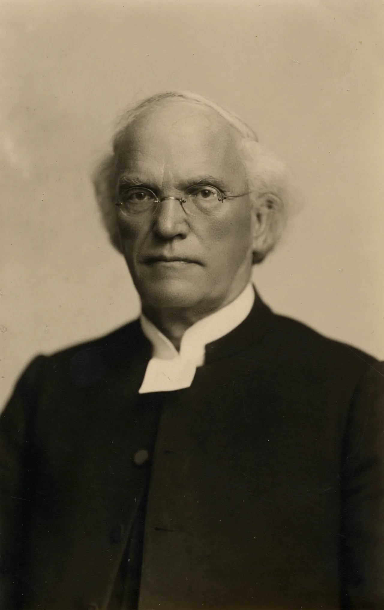 Portrait of Erik Stave (1857–1932) – memorial page