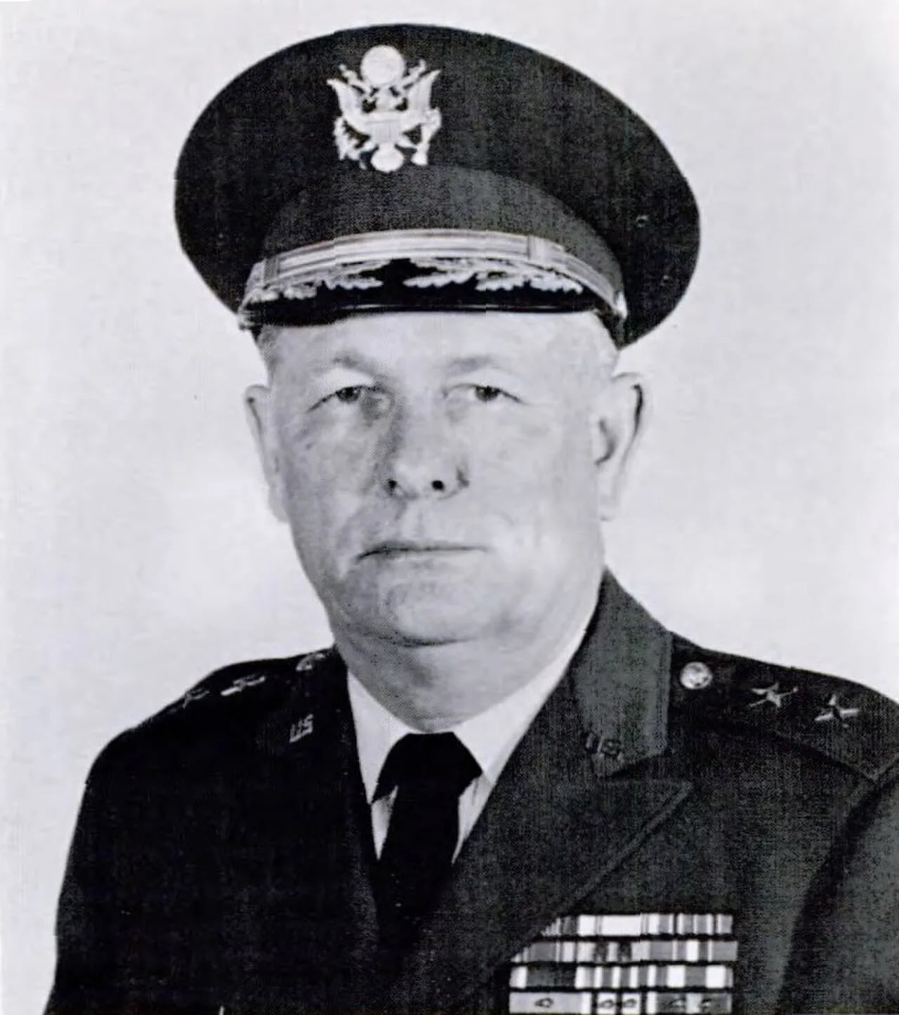 Portrait of Henry W. McMillan (1911–1990) – memorial page