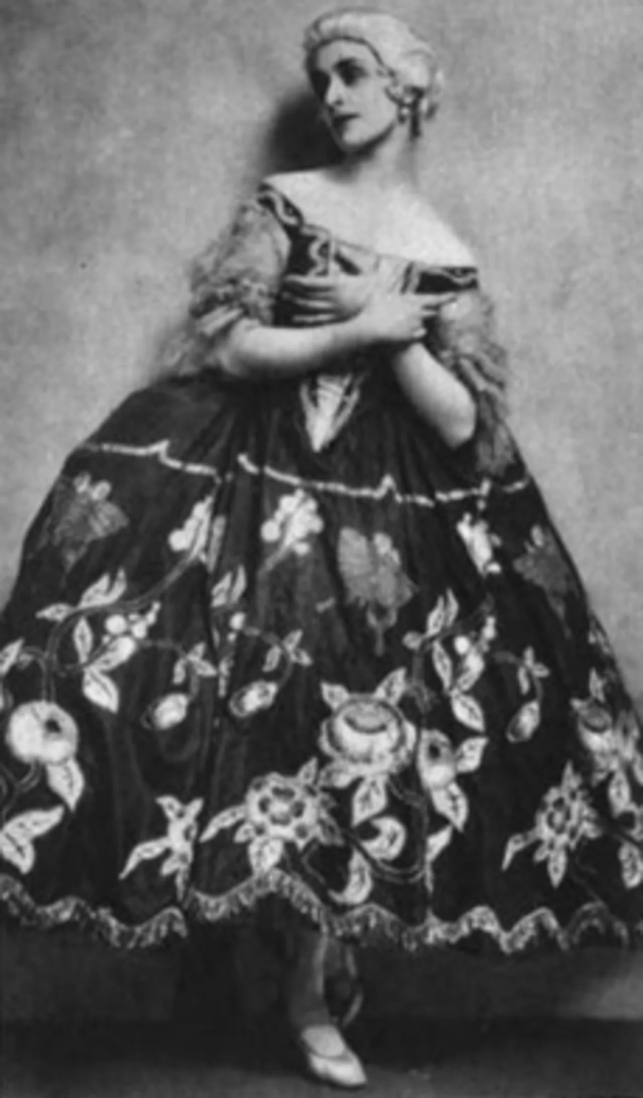 Portrait of Muriel Stuart (1900–1991) – memorial page