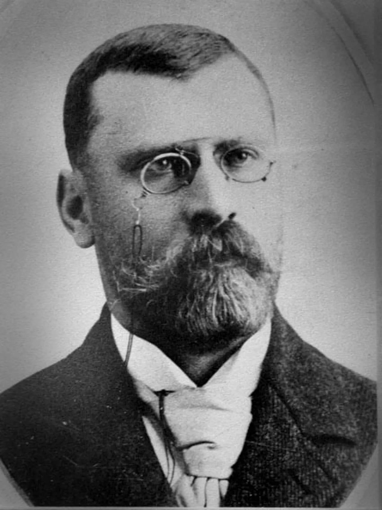 Porträt von Dimitǎr Tontschew (1859–1937) – Gedenkseite