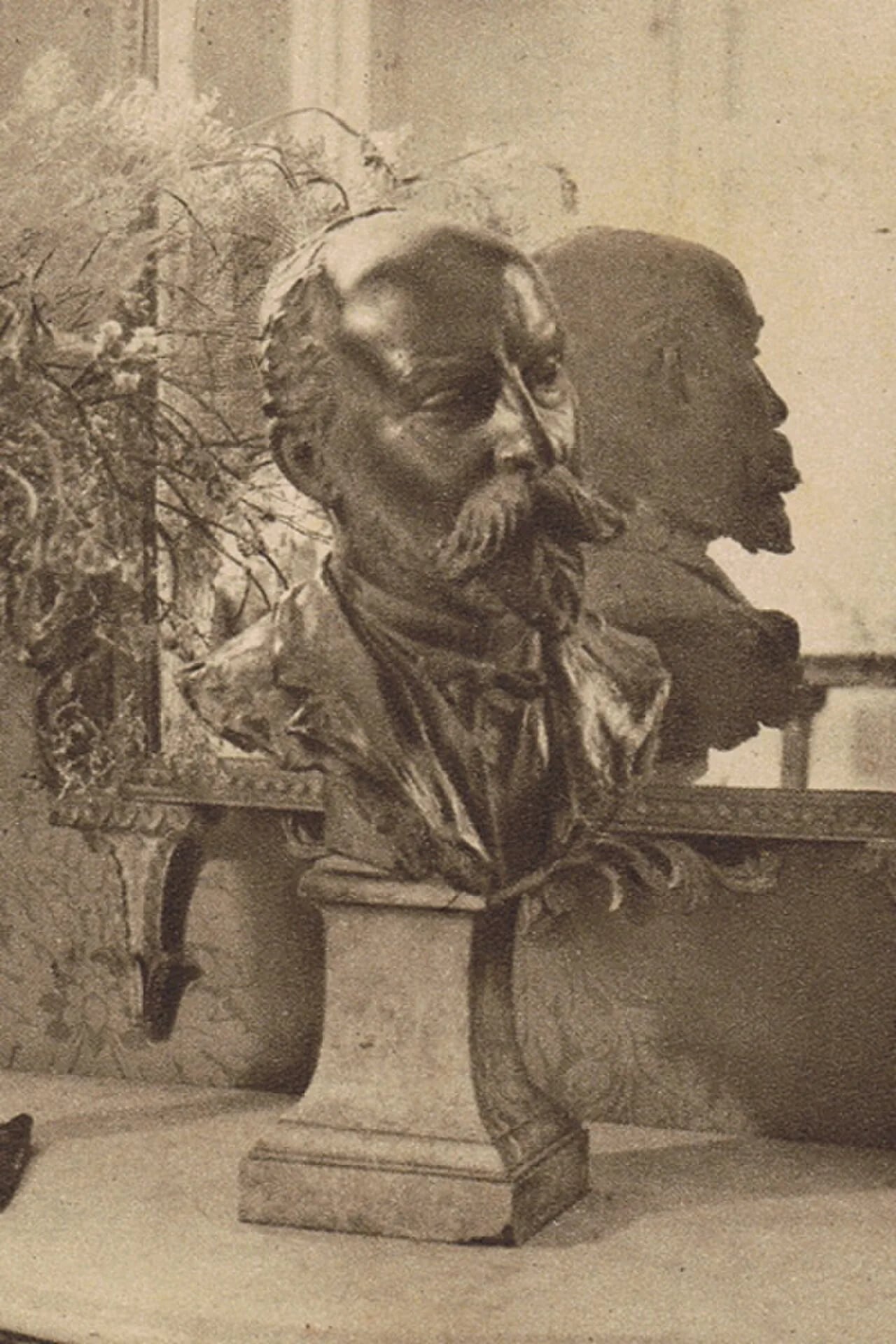 Portrait of John McLure Hamilton (1853–1936) – memorial page