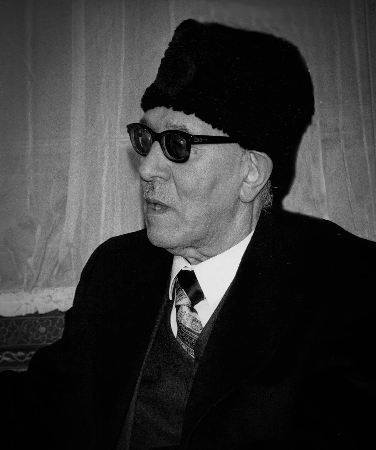 Portrait of Sheikh Abbas (1912–1989) – memorial page