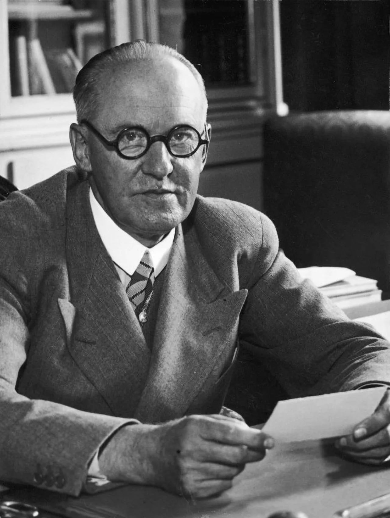 Portrait of Karl Kristian Steincke (1880–1963) – memorial page