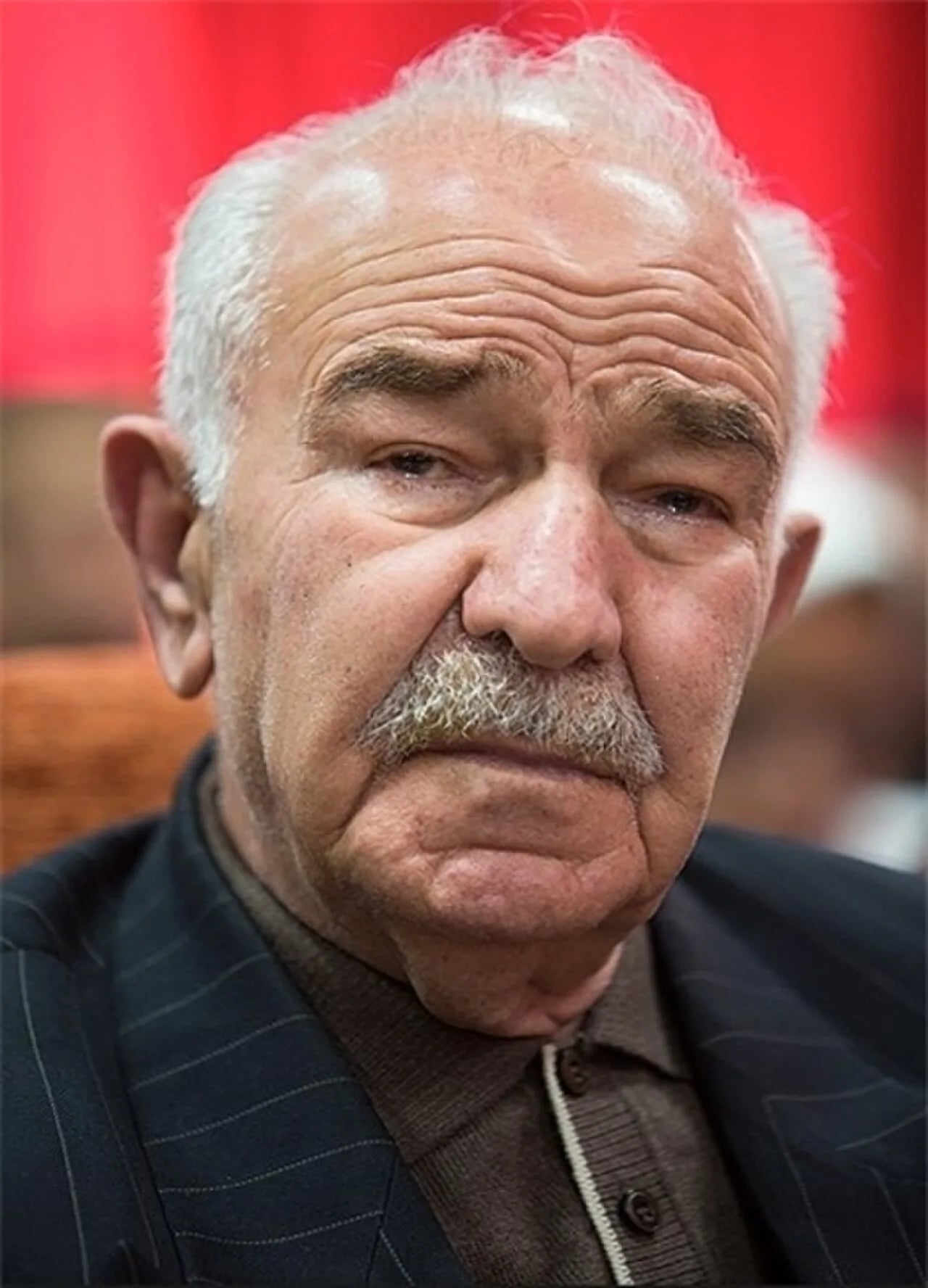 Porträt von Ahmad NikTalab (1934–2020) – Gedenkseite