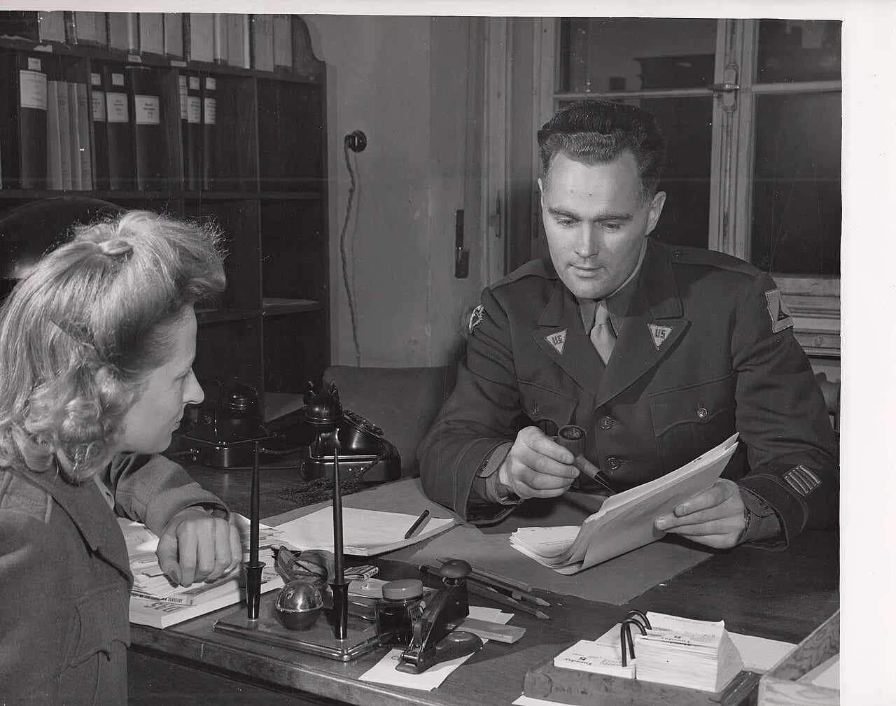 Portrait of Drexel A. Sprecher (1913–2006) – memorial page