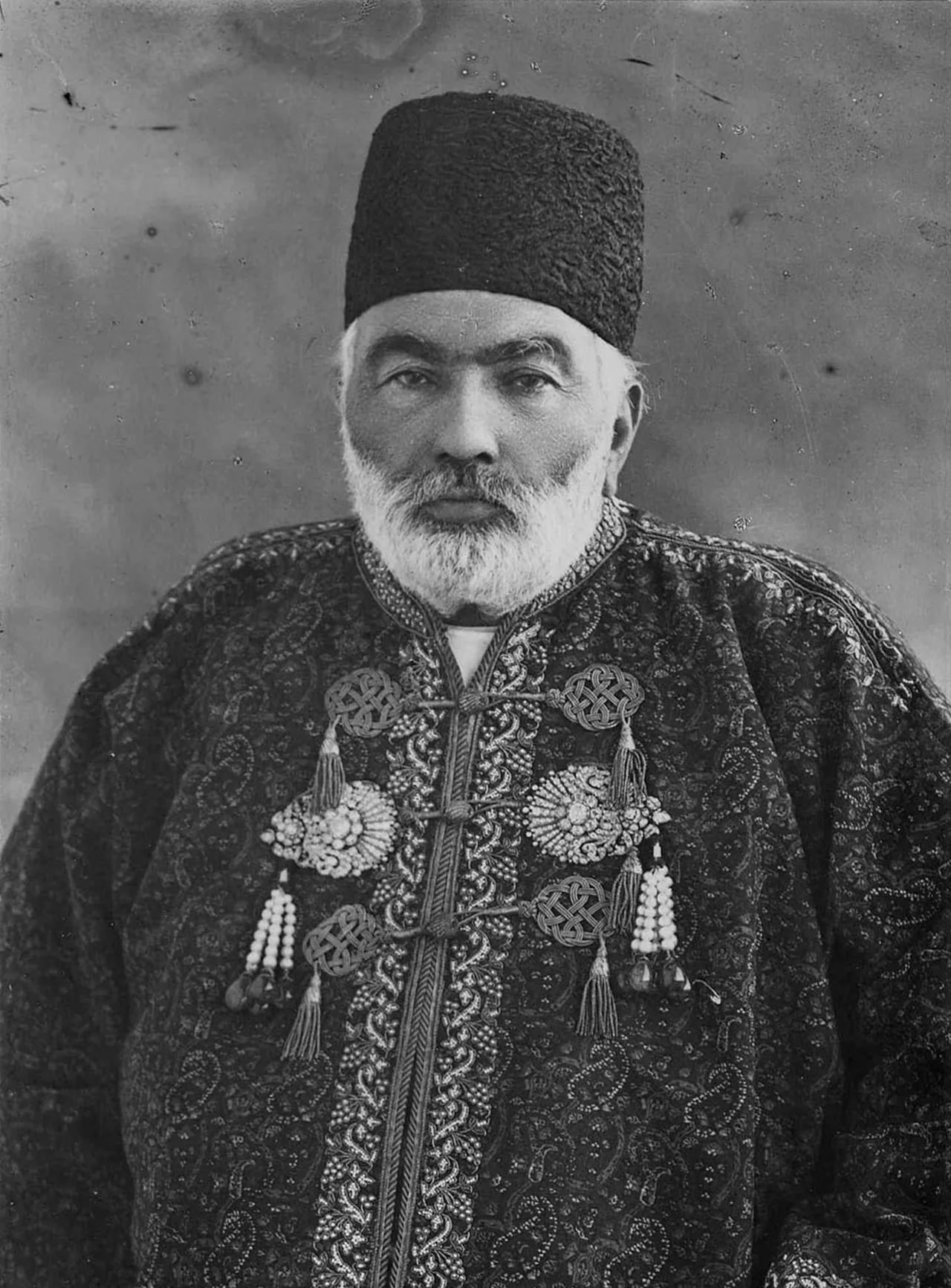 Porträt von Ahmad Moshir al-Saltaneh (1844–1918) – Gedenkseite