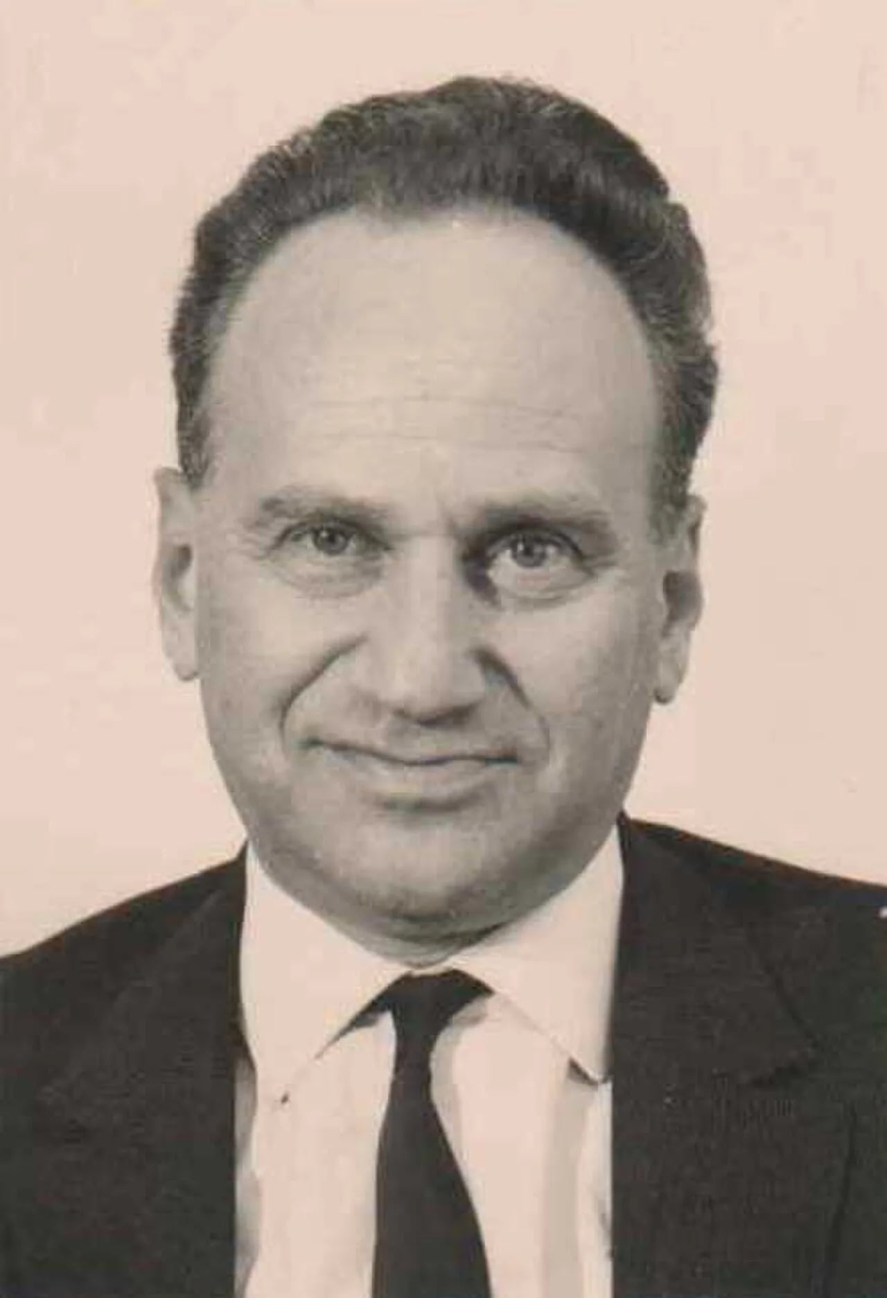Porträt von Arje Eliav (1921–2010) – Gedenkseite