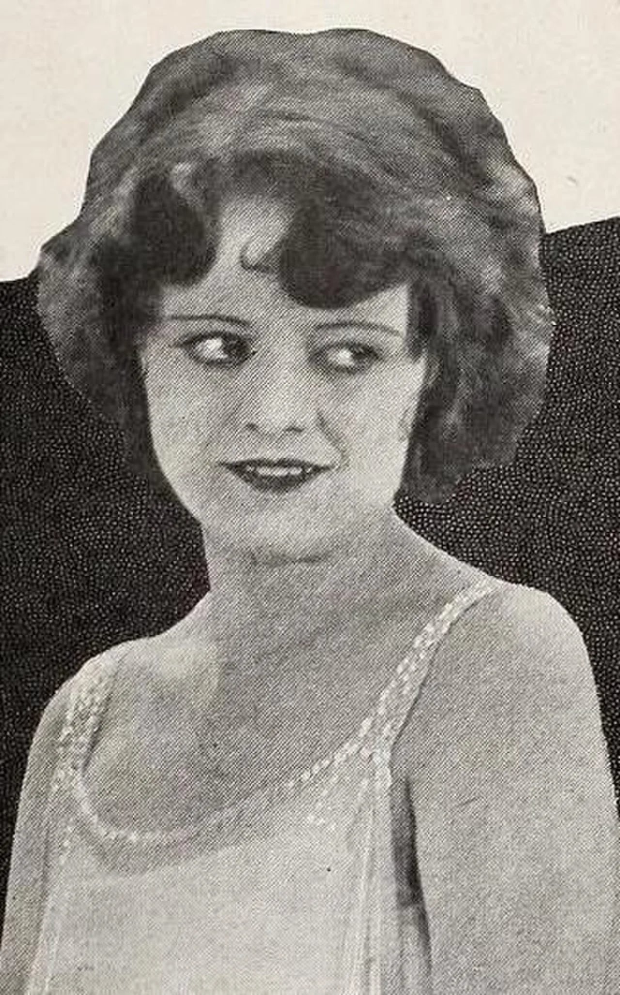 Portrait of Charlotte Pierce (1904–1996) – memorial page