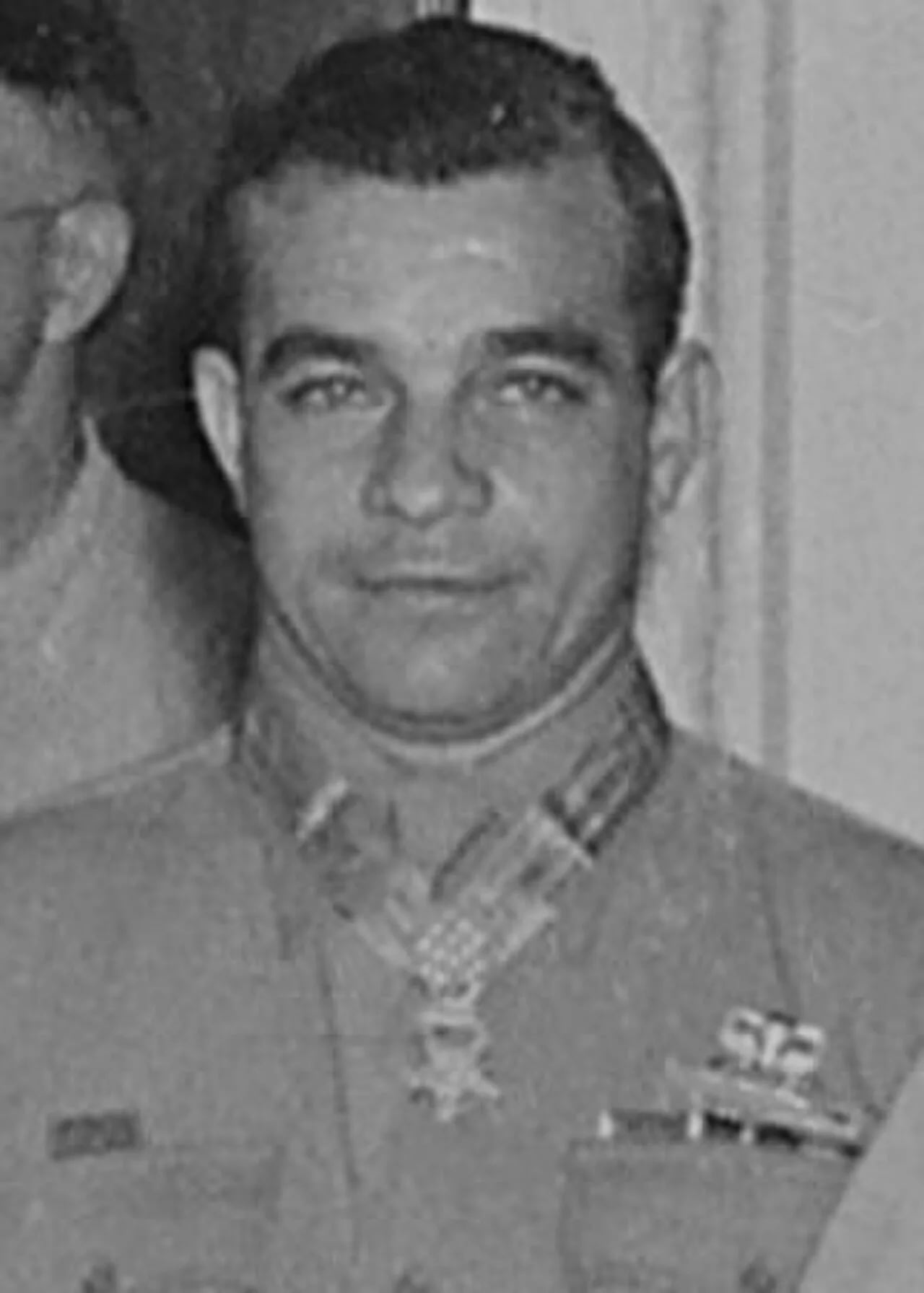 Portrait of Lloyd G. McCarter (1917–1956) – memorial page