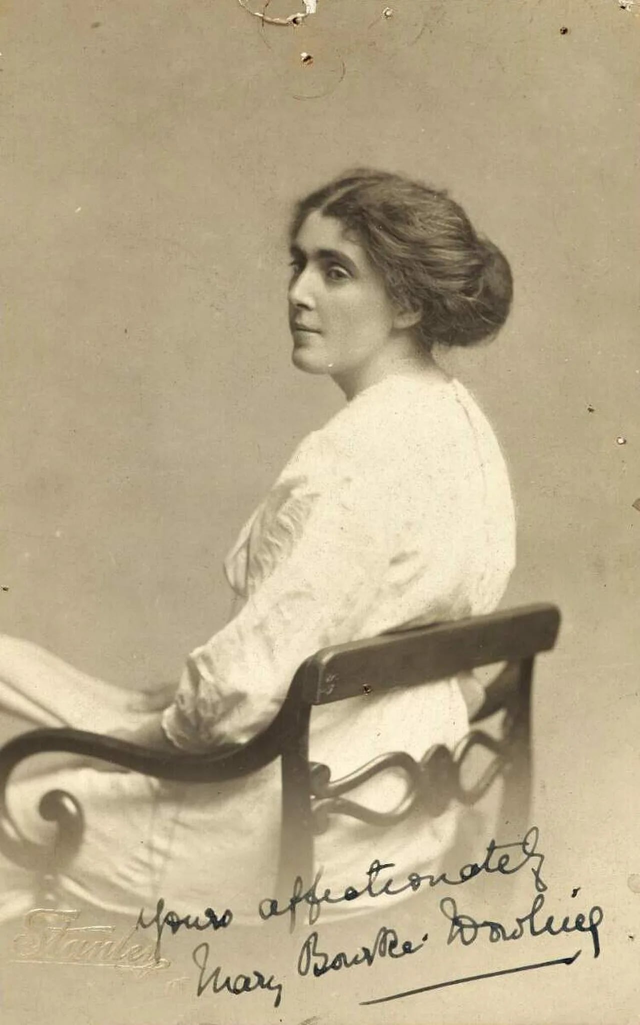 Portrait of Mary Bourke-Dowling (1882–1944) – memorial page