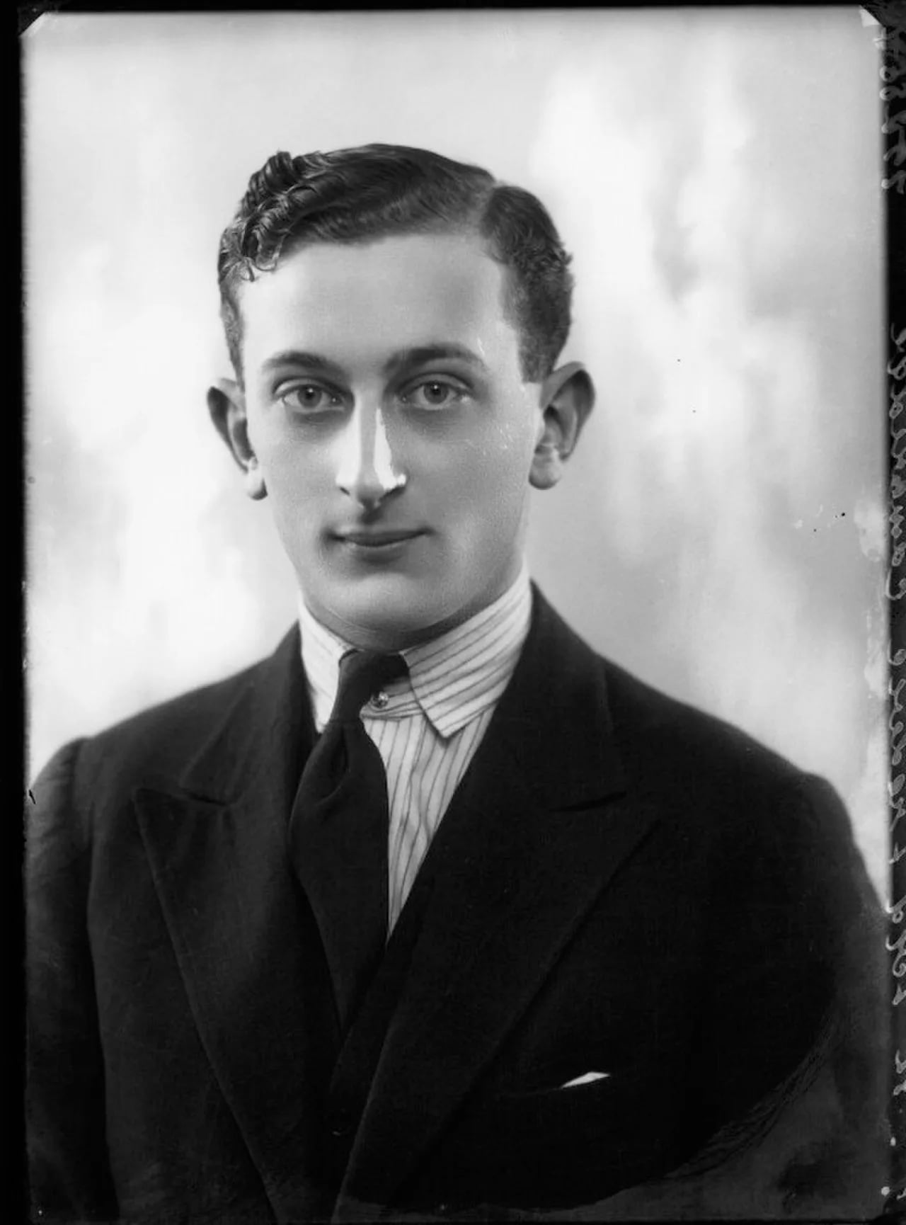 Porträt von Lord Frederick Cambridge (1907–1940) – Gedenkseite