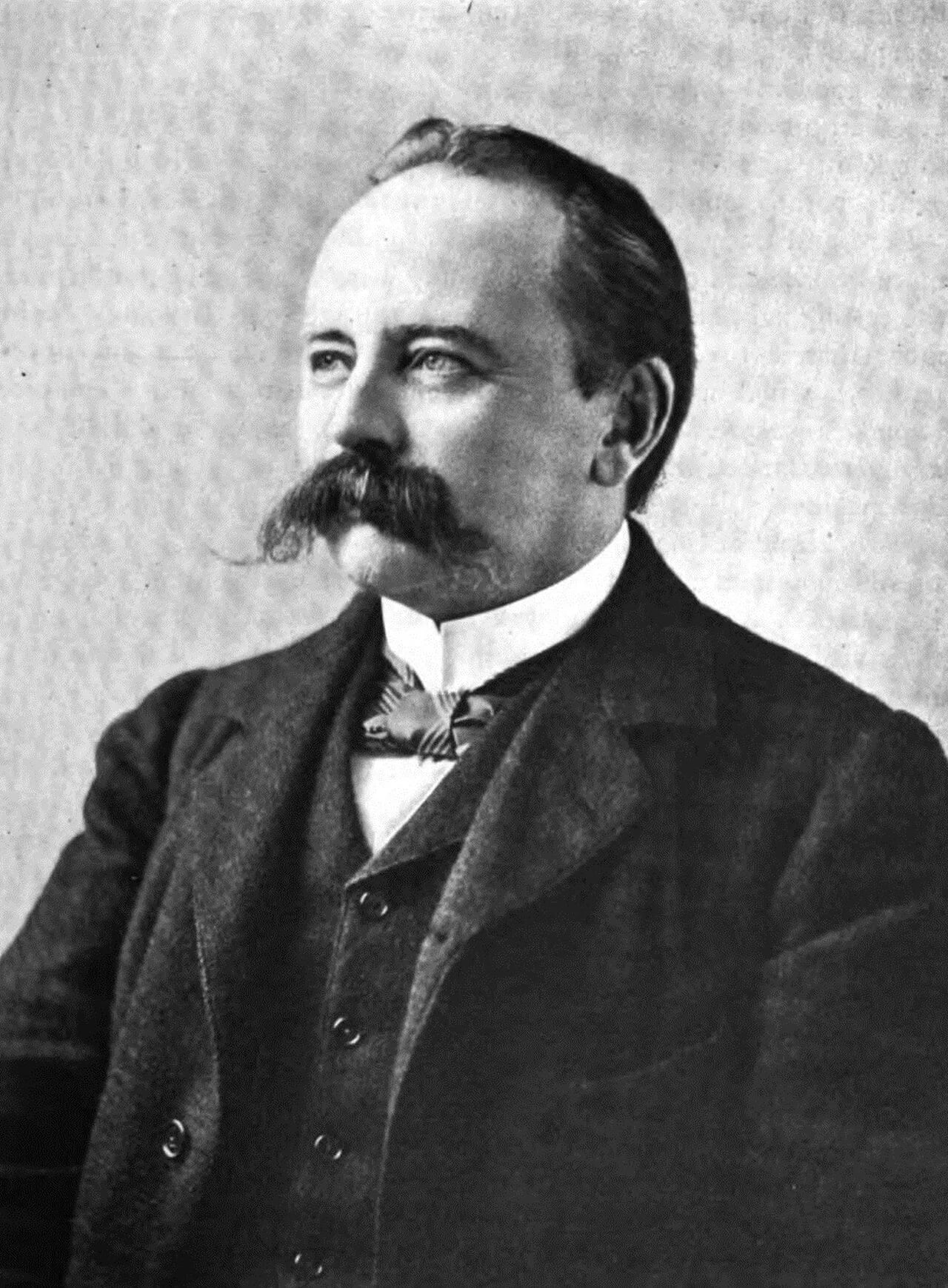 Portrait of Louis N. Parker (1852–1944) – memorial page