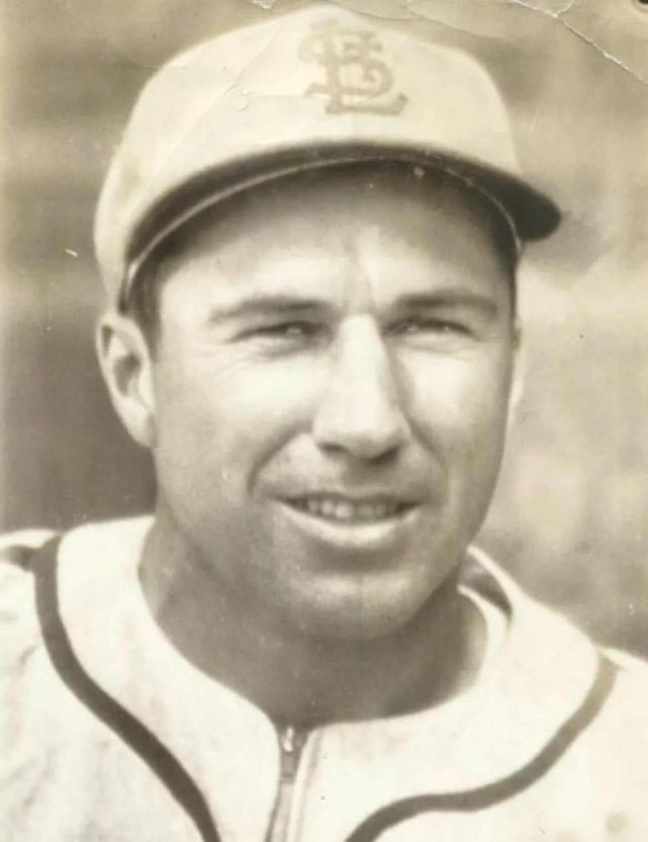 Portrait of Ernie Koy (1909–2007) – memorial page
