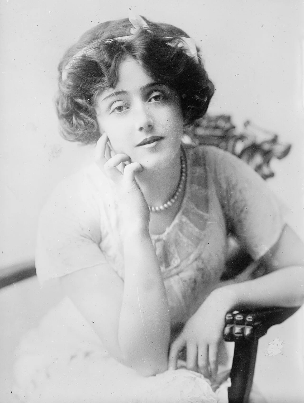 Portrait of May de Sousa (1884–1948) – memorial page
