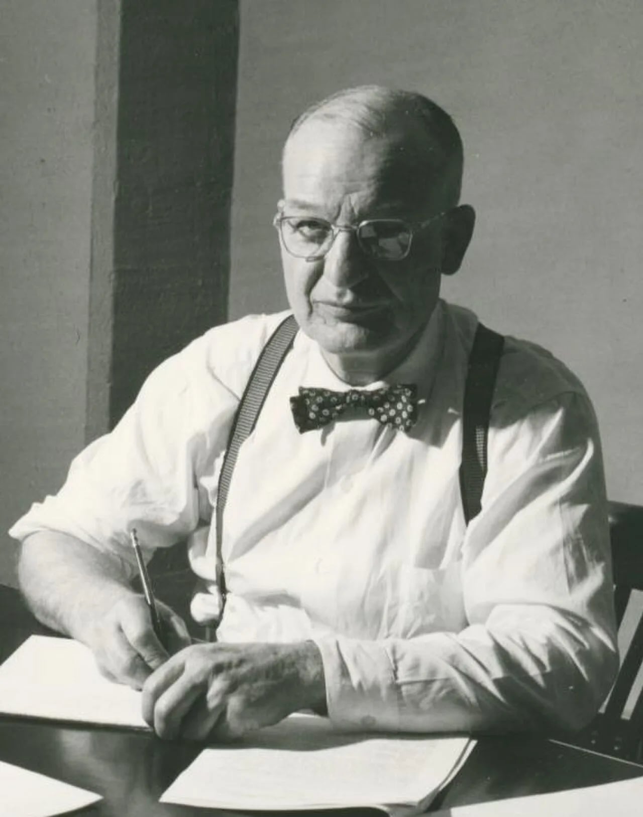 Portrait of Walter J. Buckhorn (1899–1968) – memorial page