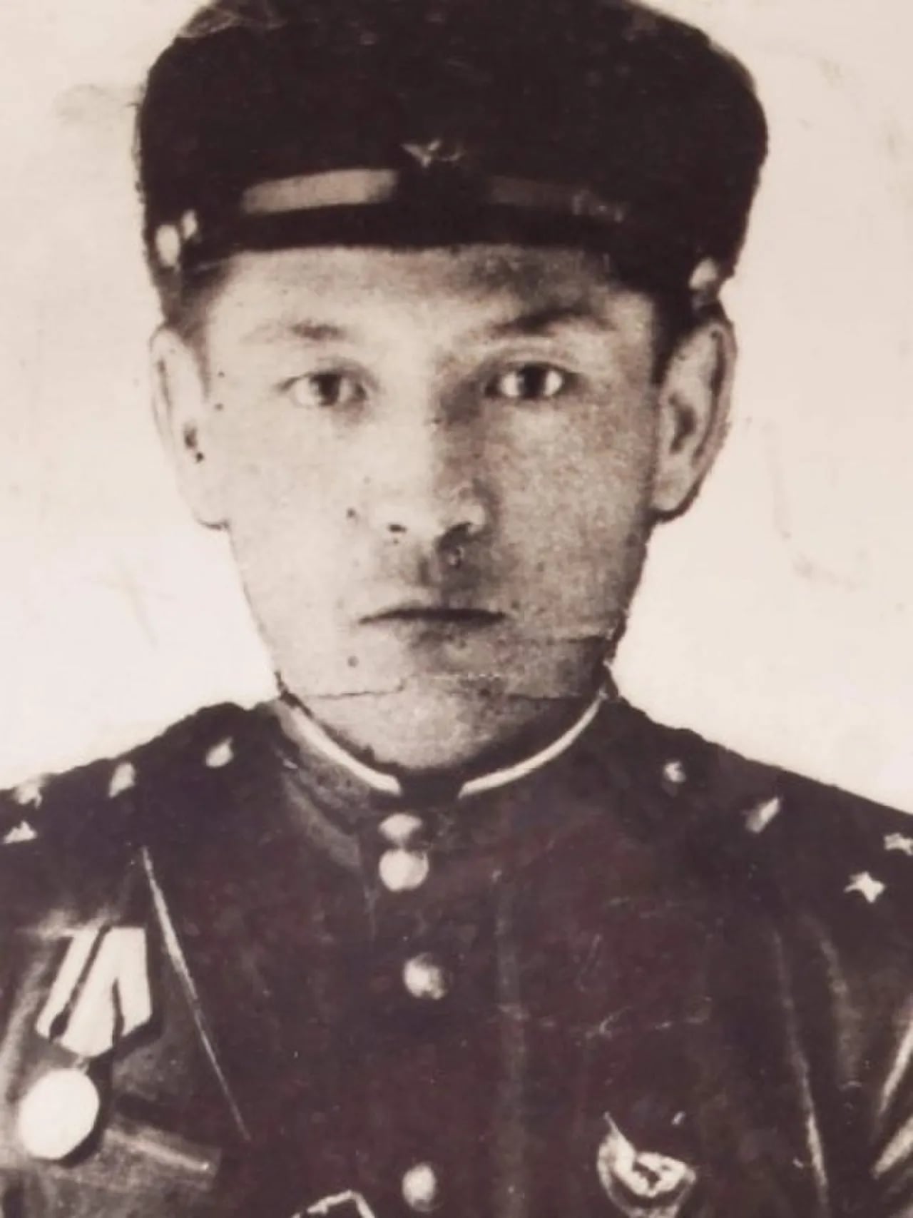 Porträt von Galiy Adilbekovich Adilbekov (1908–1943) – Gedenkseite