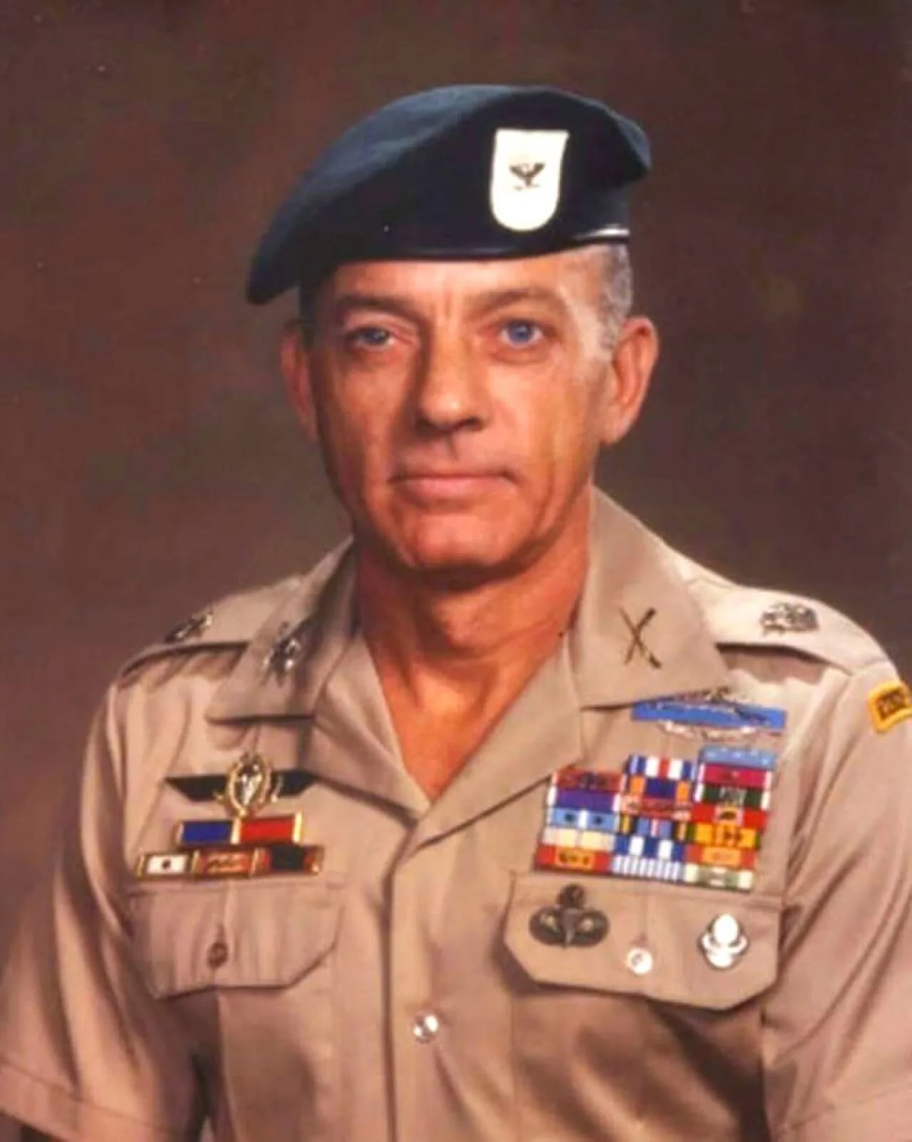 Portrait of Ola L. Mize (1931–2014) – memorial page