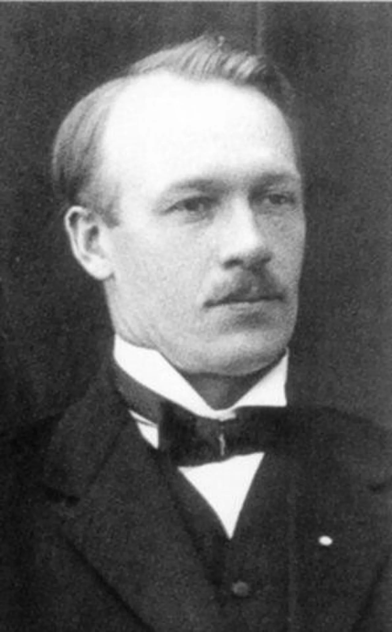Portrait of Olaf G. Helland (1875–1946) – memorial page