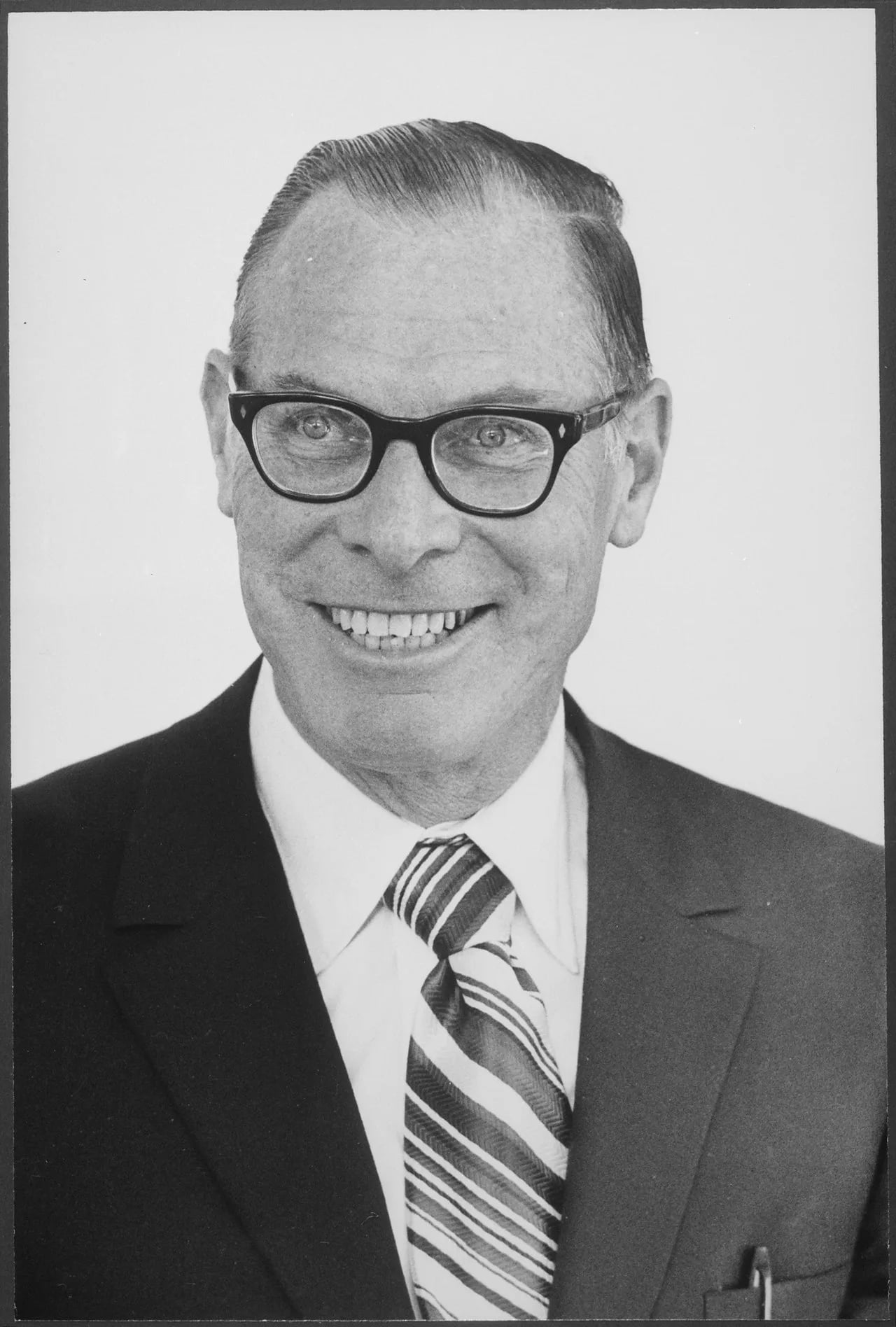 Porträt von Oliver F. Atkins (1917–1977) – Gedenkseite
