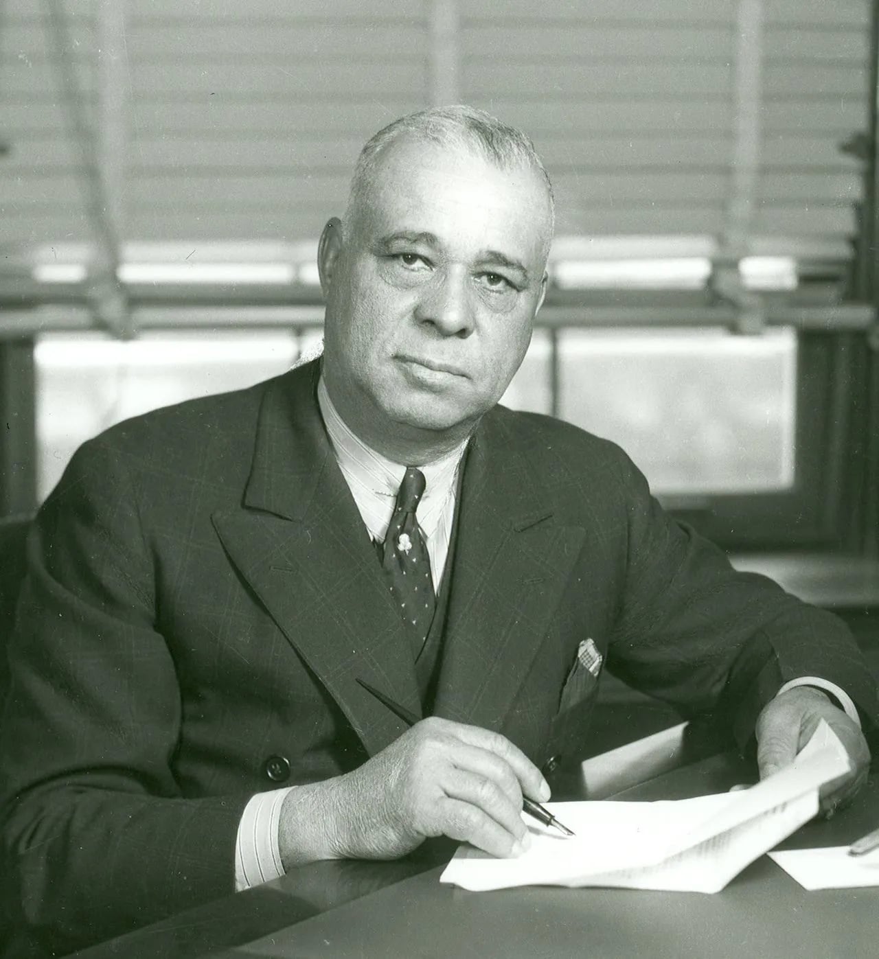 Portrait of Arthur W. Mitchell (1883–1968) – memorial page