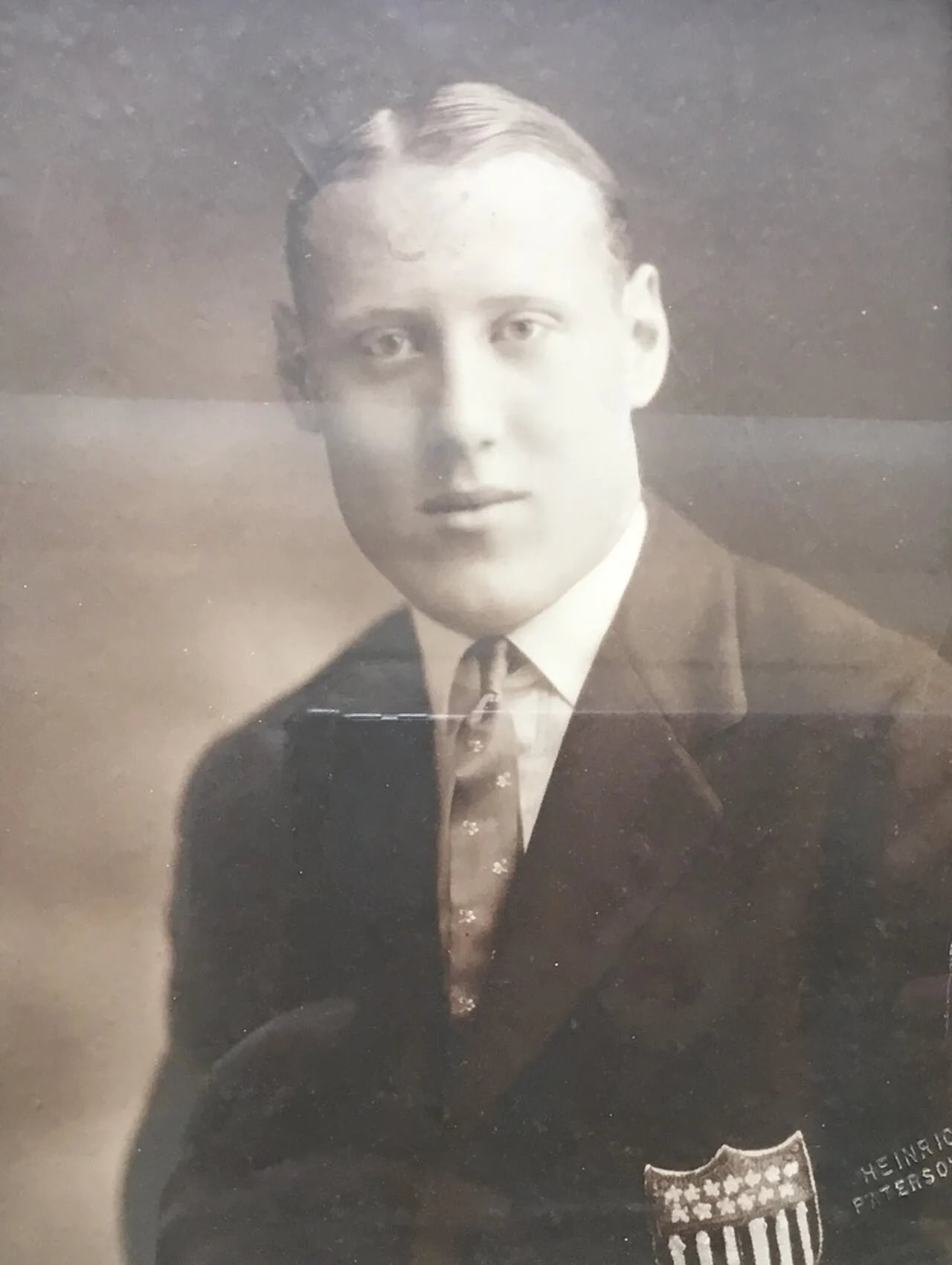 Portrait of Oliver MacDonald (1904–1973) – memorial page