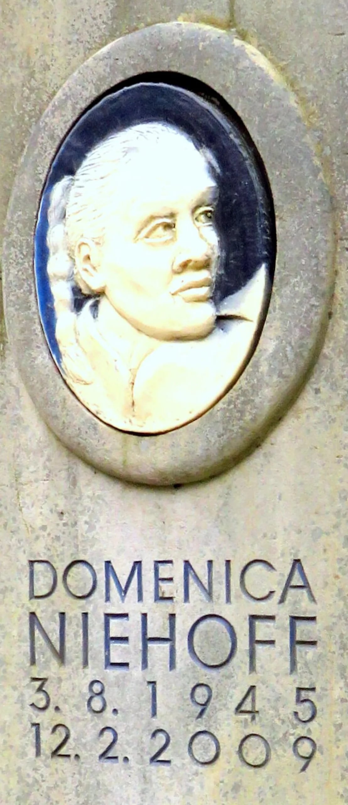 Porträt von Domenica Niehoff (1945–2009) – Gedenkseite
