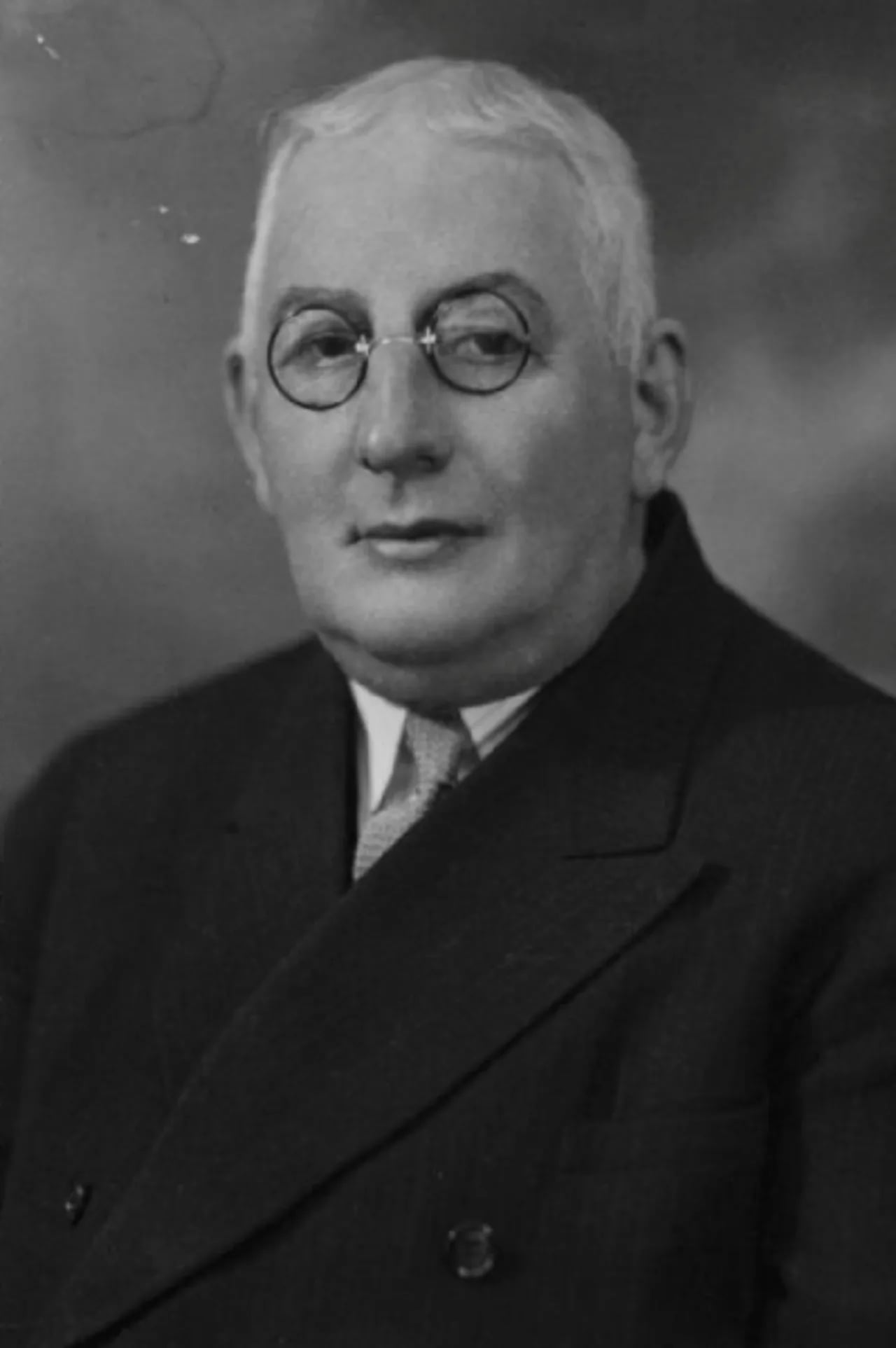 Portrait of Pierre Bertrand (1875–1948) – memorial page