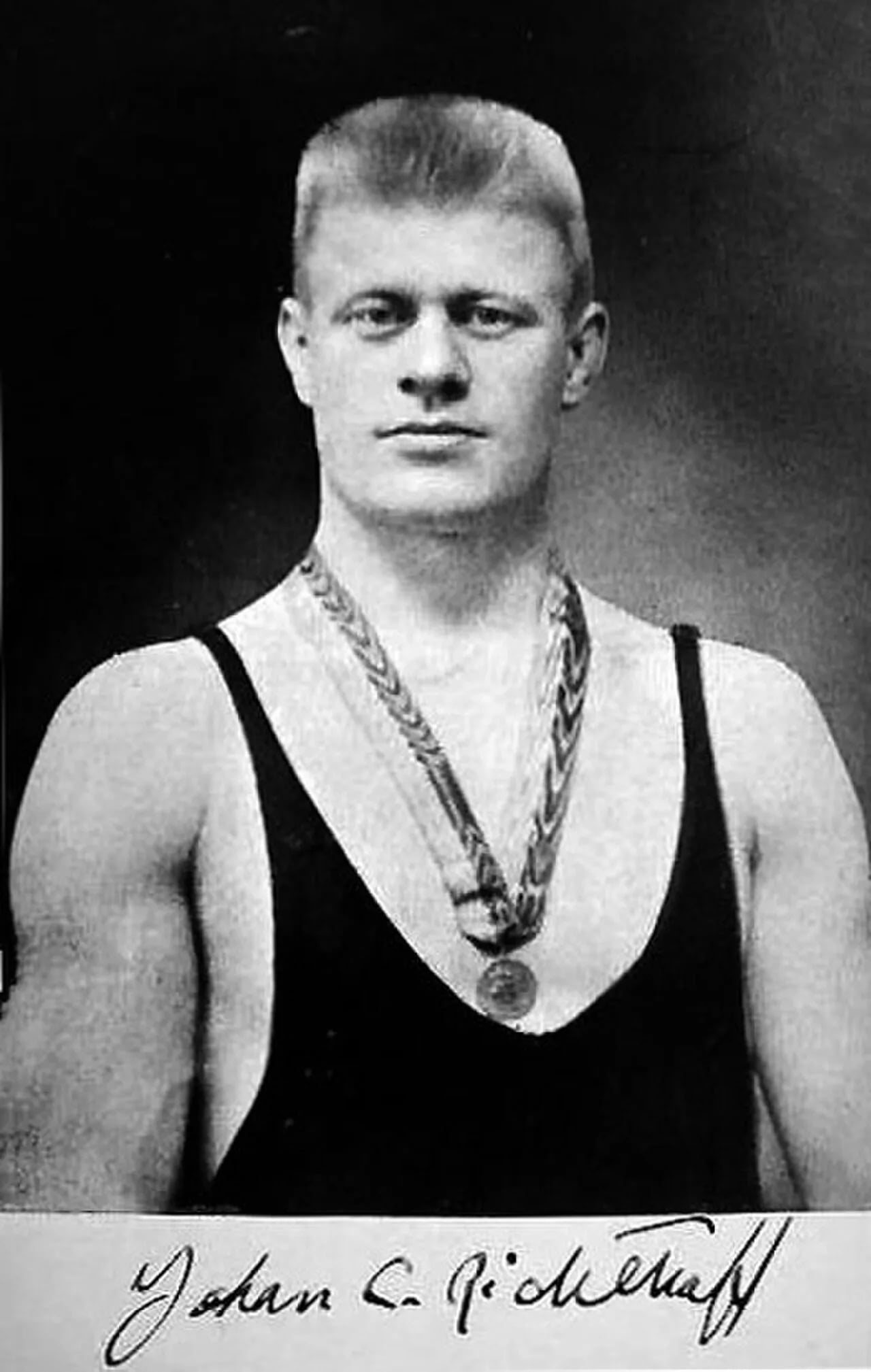 Portrait of Johan Richthoff (1898–1983) – memorial page
