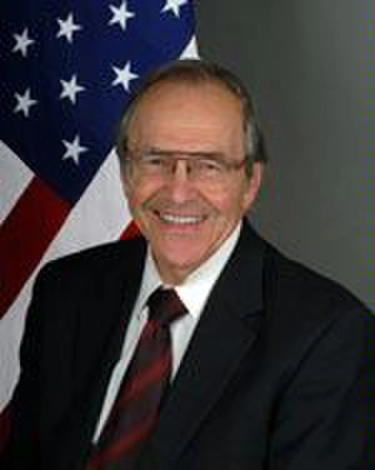 Porträt von Princeton Lyman (1935–2018) – Gedenkseite
