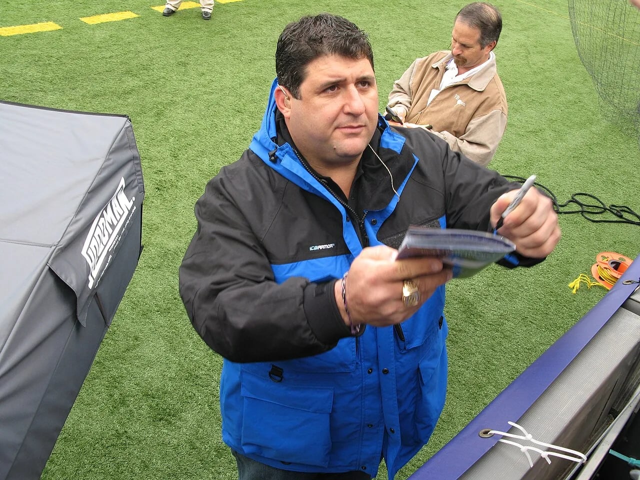 Portrait of Tony Siragusa (1967–2022) – memorial page