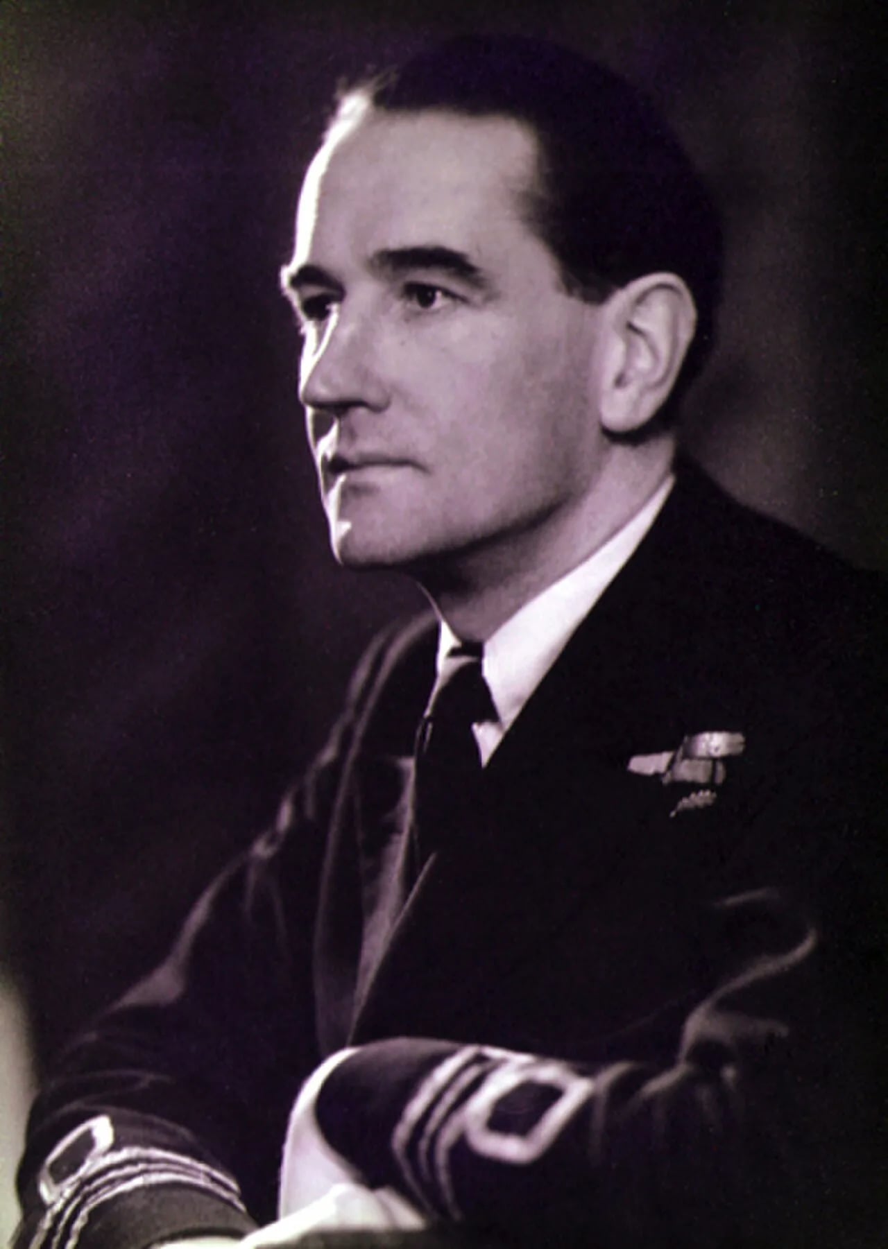 Portrait of Ralph Izzard (1910–1992) – memorial page