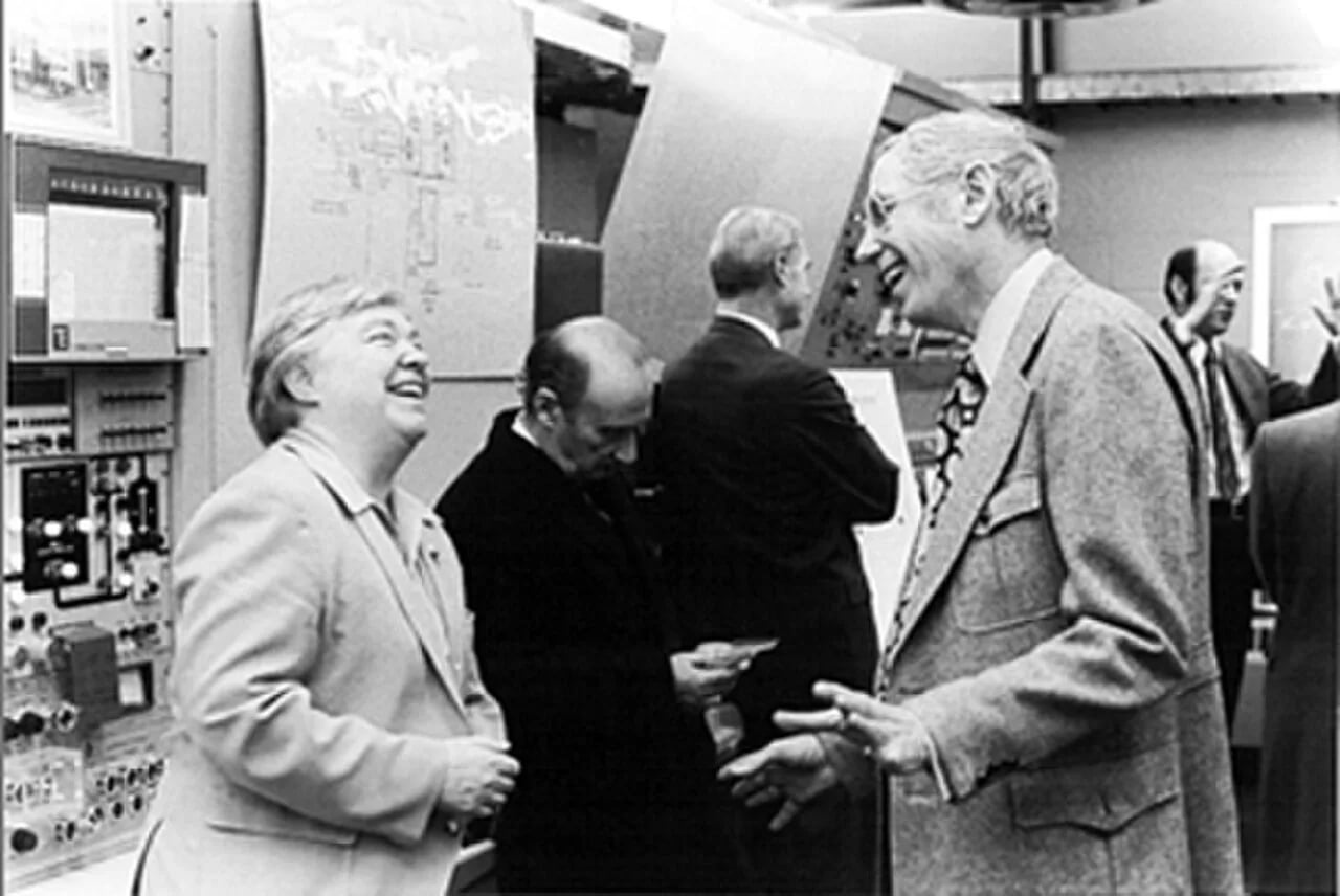 Portrait of Robert G. Sachs (1916–1999) – memorial page