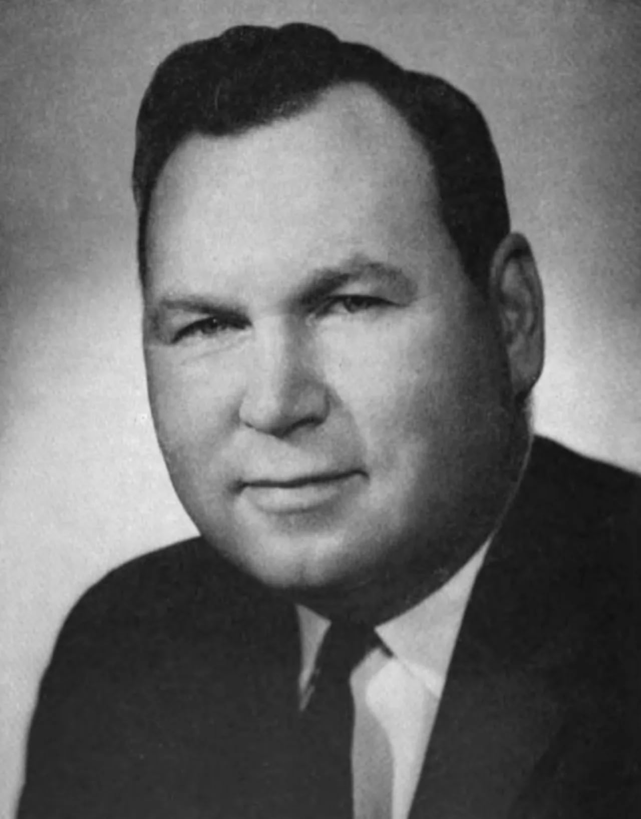 Portrait of Robert W. Mattson senior (1924–1982) – memorial page
