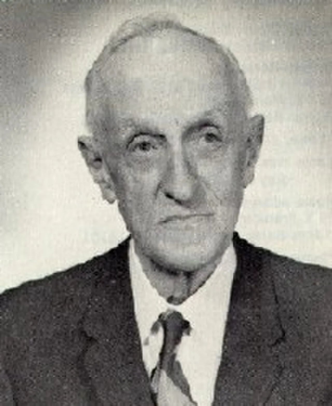 Portrait of Roy Mahlon Shelbourne (1890–1974) – memorial page
