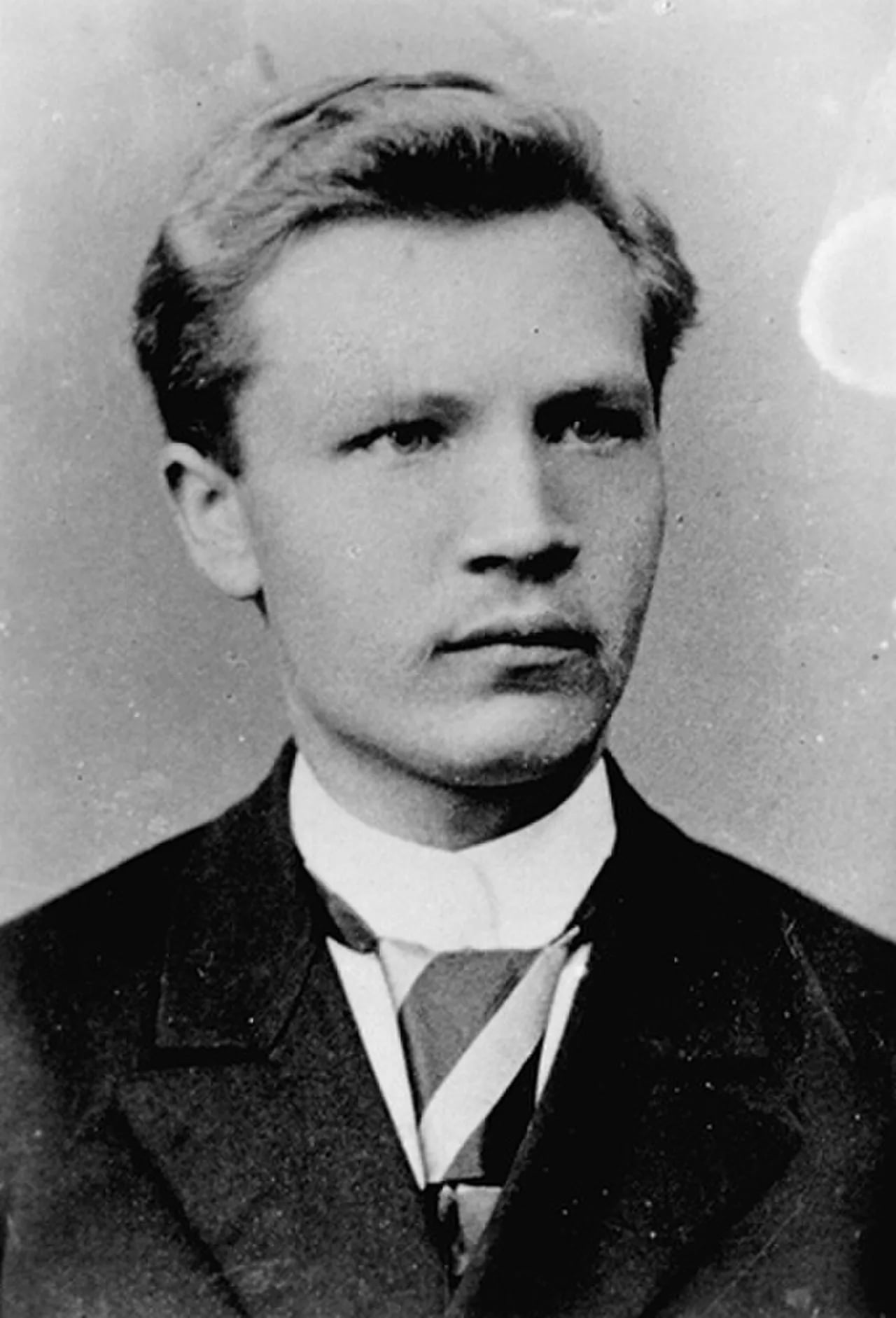 Portrait of Juhan Liiv (1864–1913) – memorial page