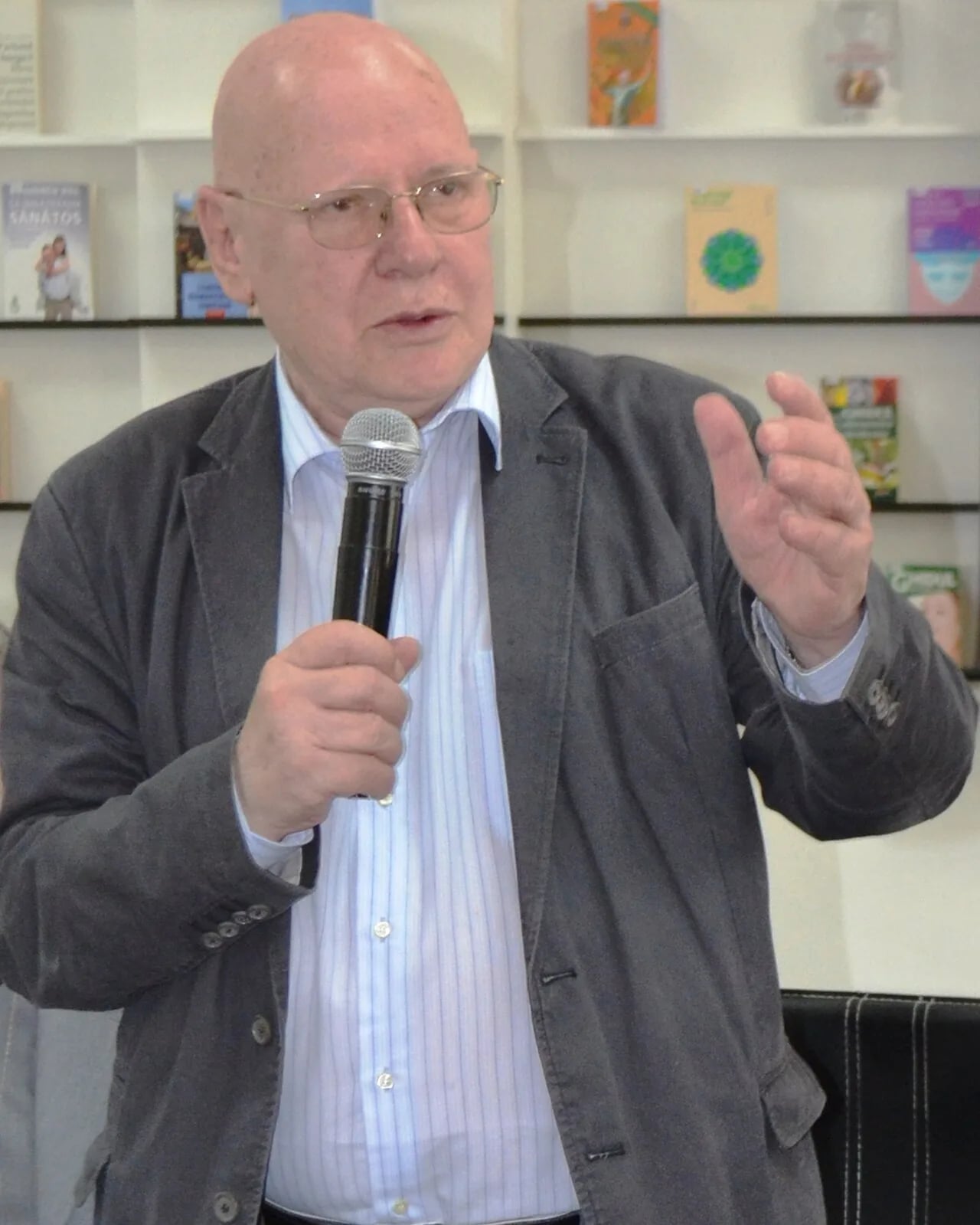 Porträt von Răzvan Theodorescu (1939–2023) – Gedenkseite