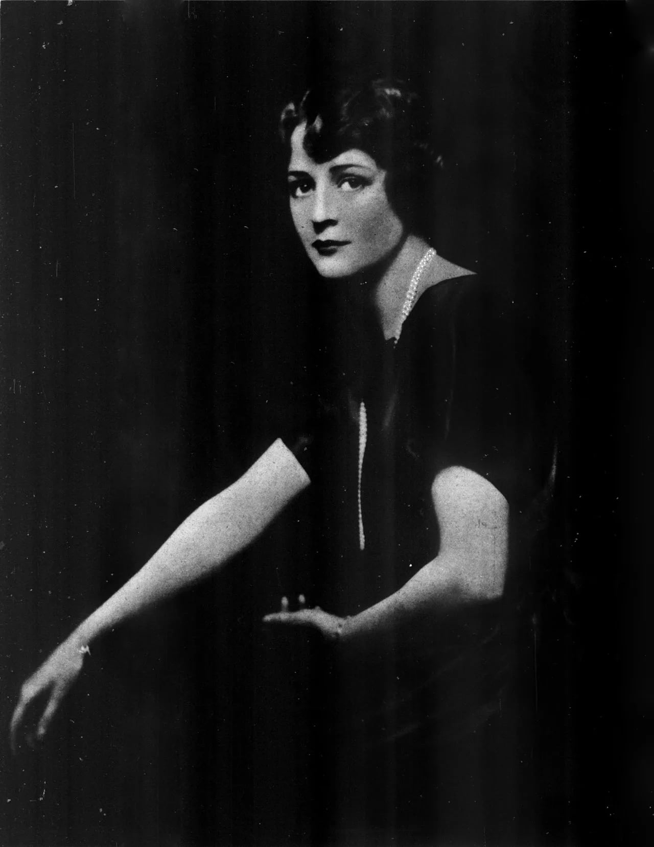 Portrait of Rosamond Lancaster Warburton (1897–1947) – memorial page